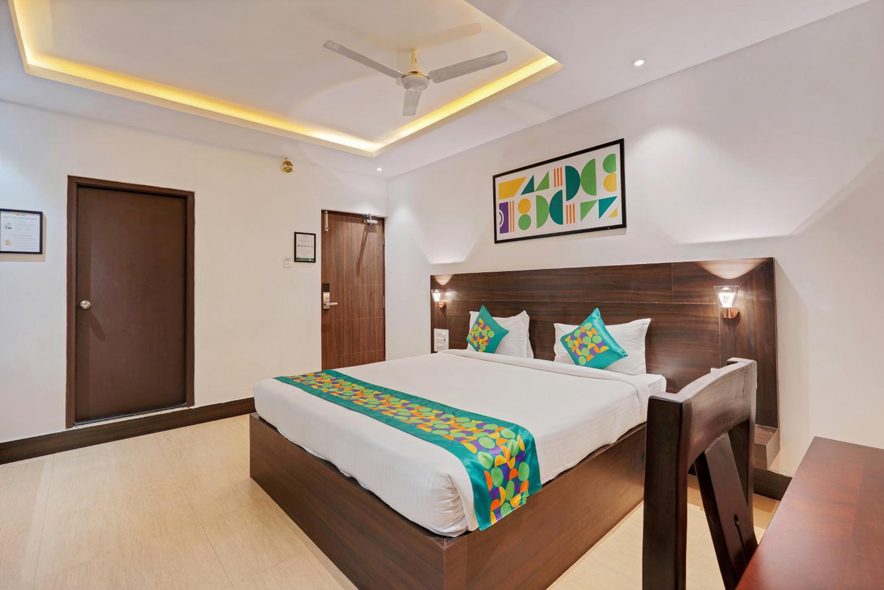 Deluxe Room - Photo 1