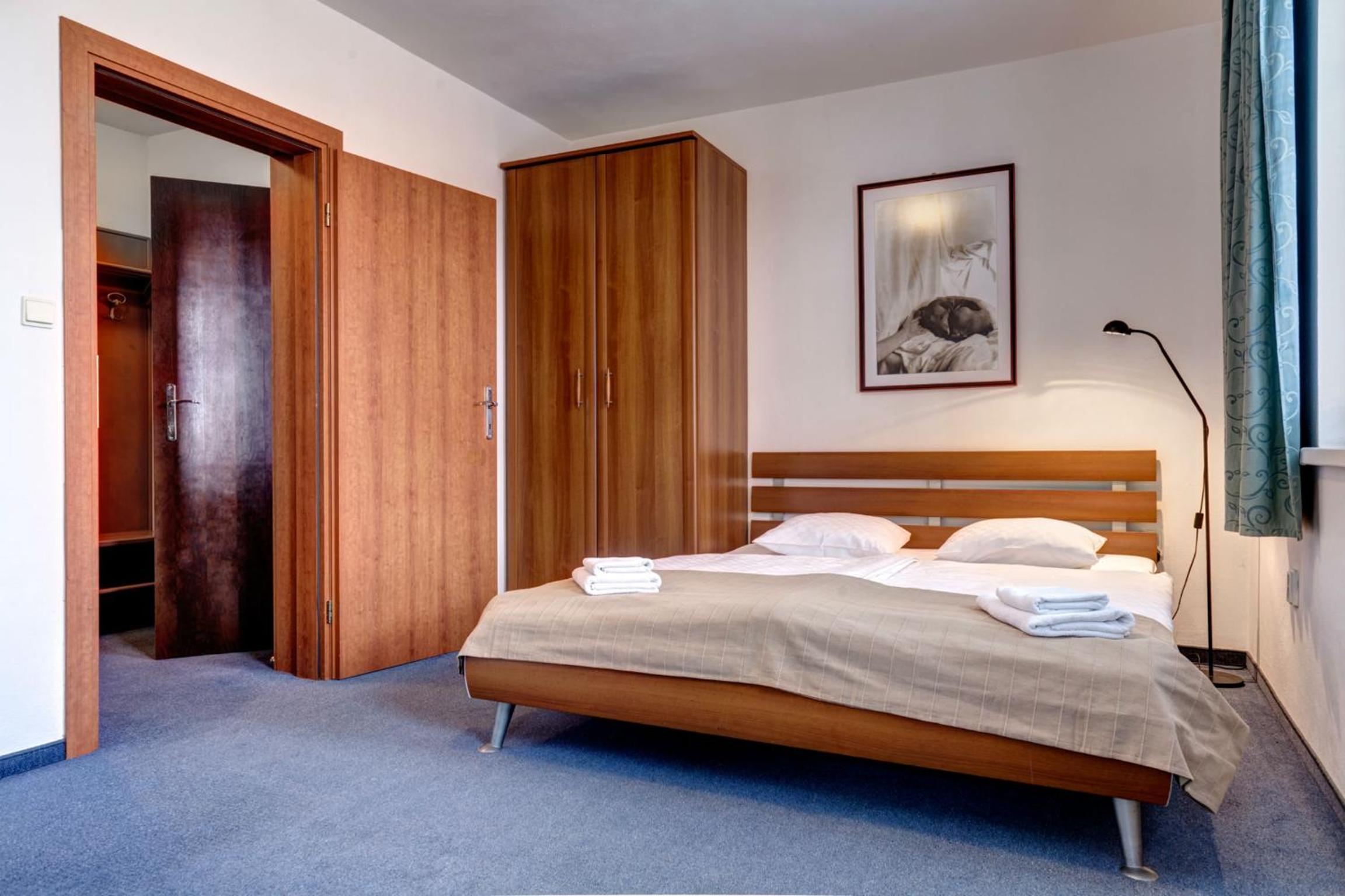 One-Bedroom Apartment (4 Adults) with balcony and extra bed A3 photo 2