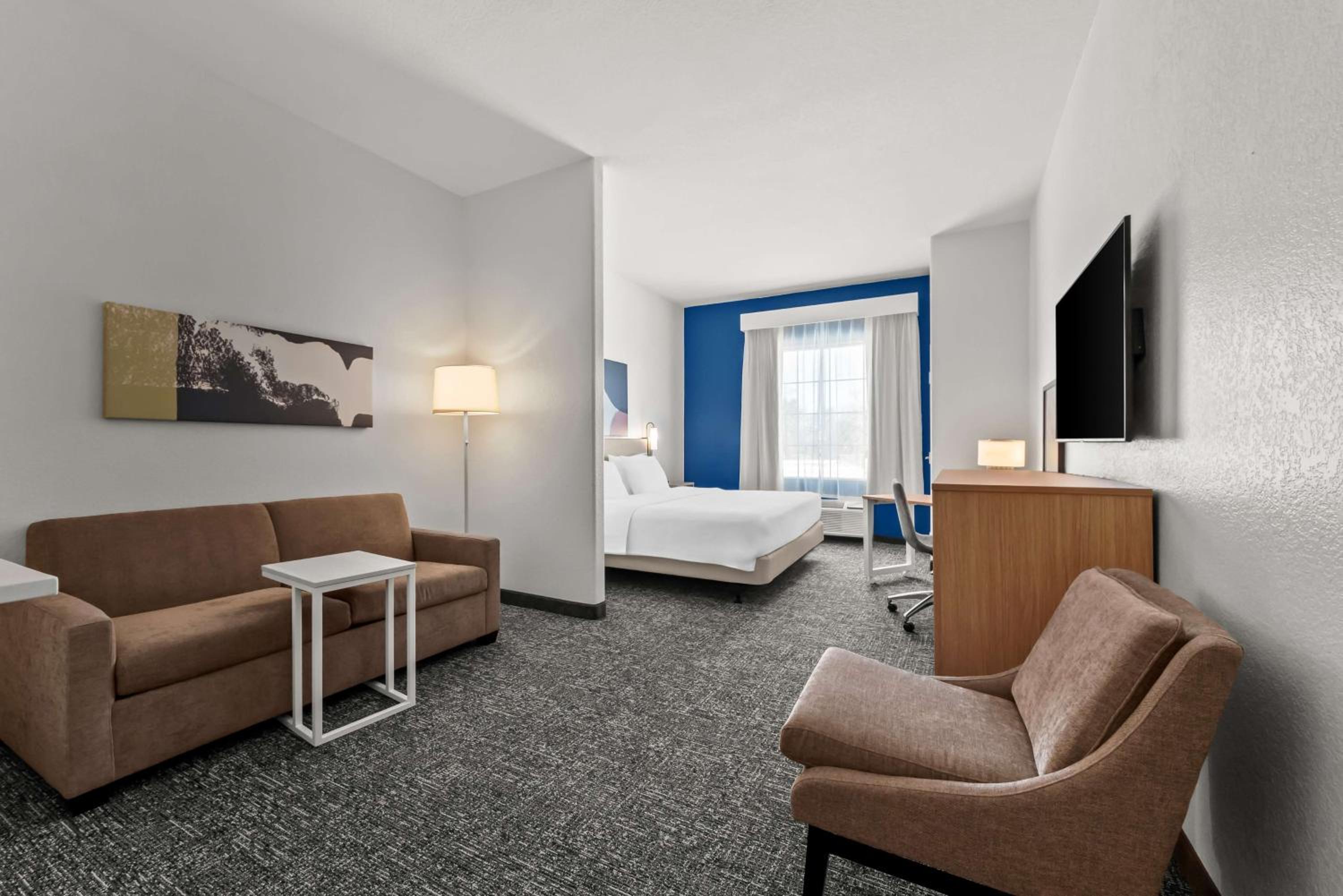 King Room with Sofa Bed - Non-Smoking - Photo 1