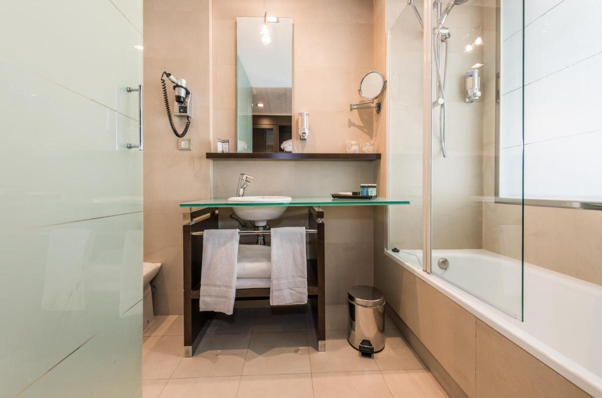 Double Room - Photo 8