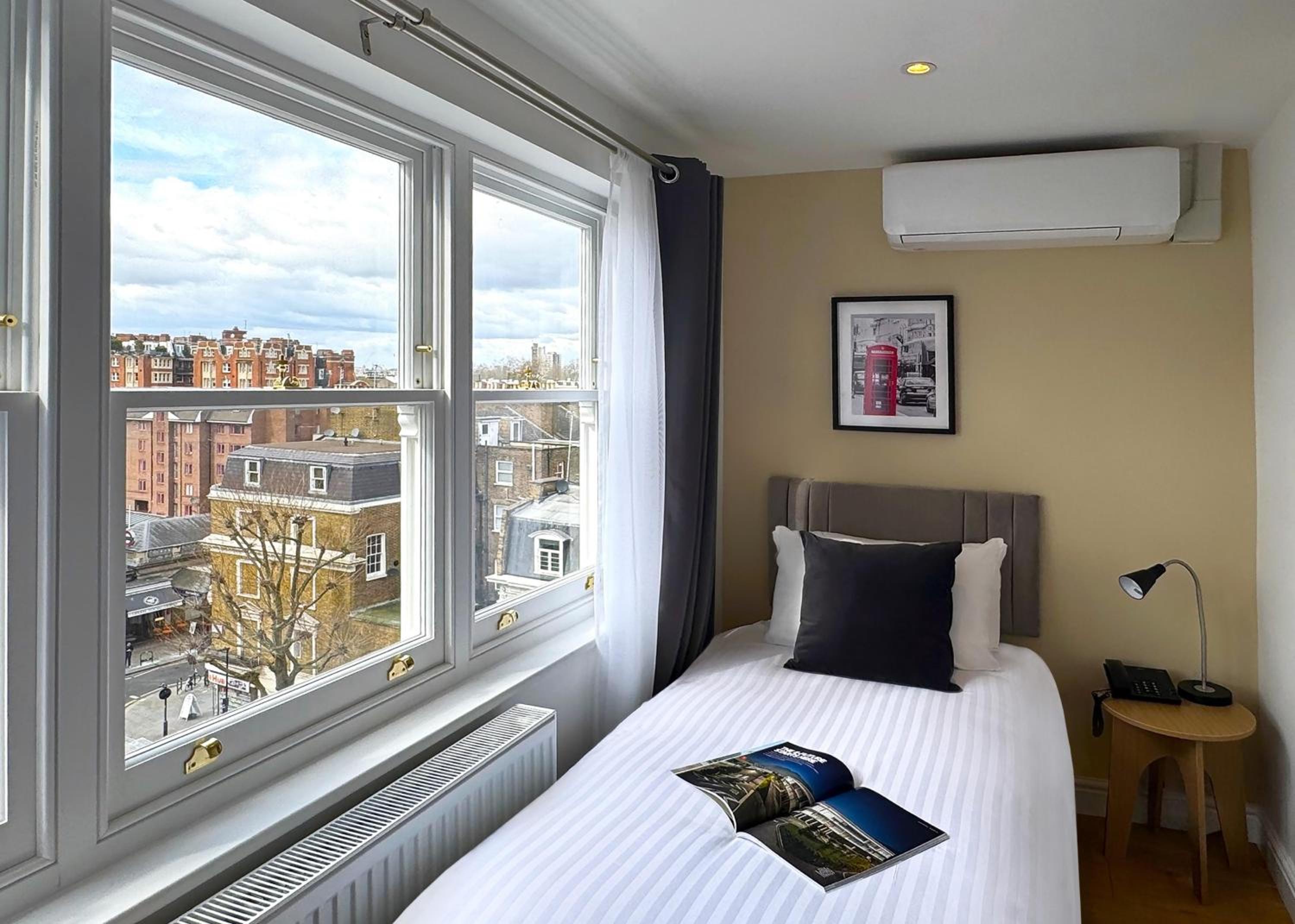 Premier Single Room photo 2