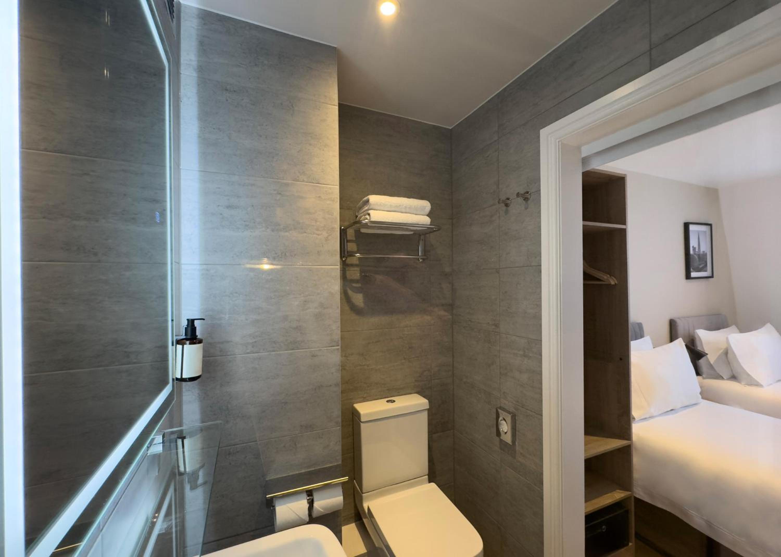 Premier Twin Room photo 2