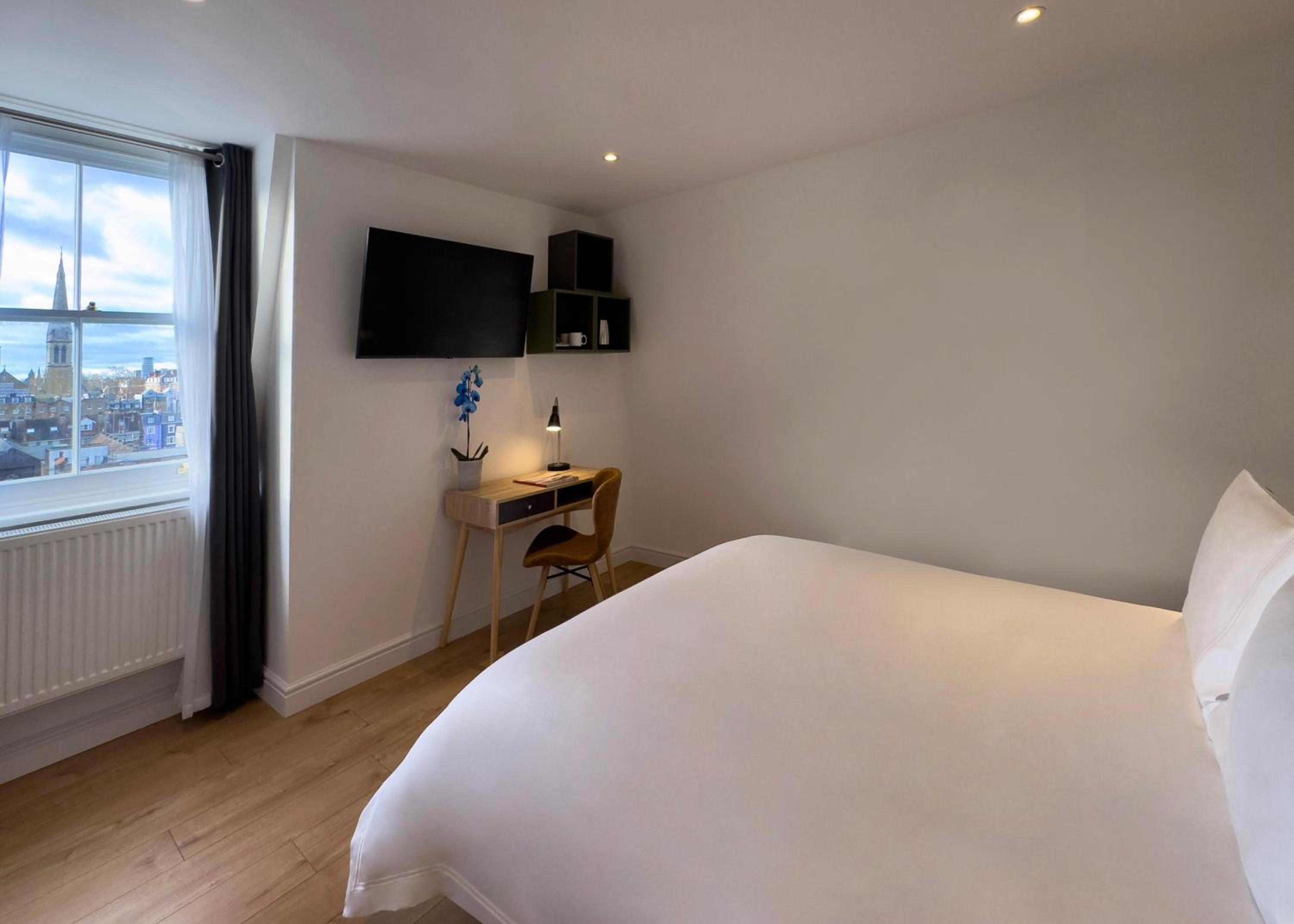 Premier King Room photo 1