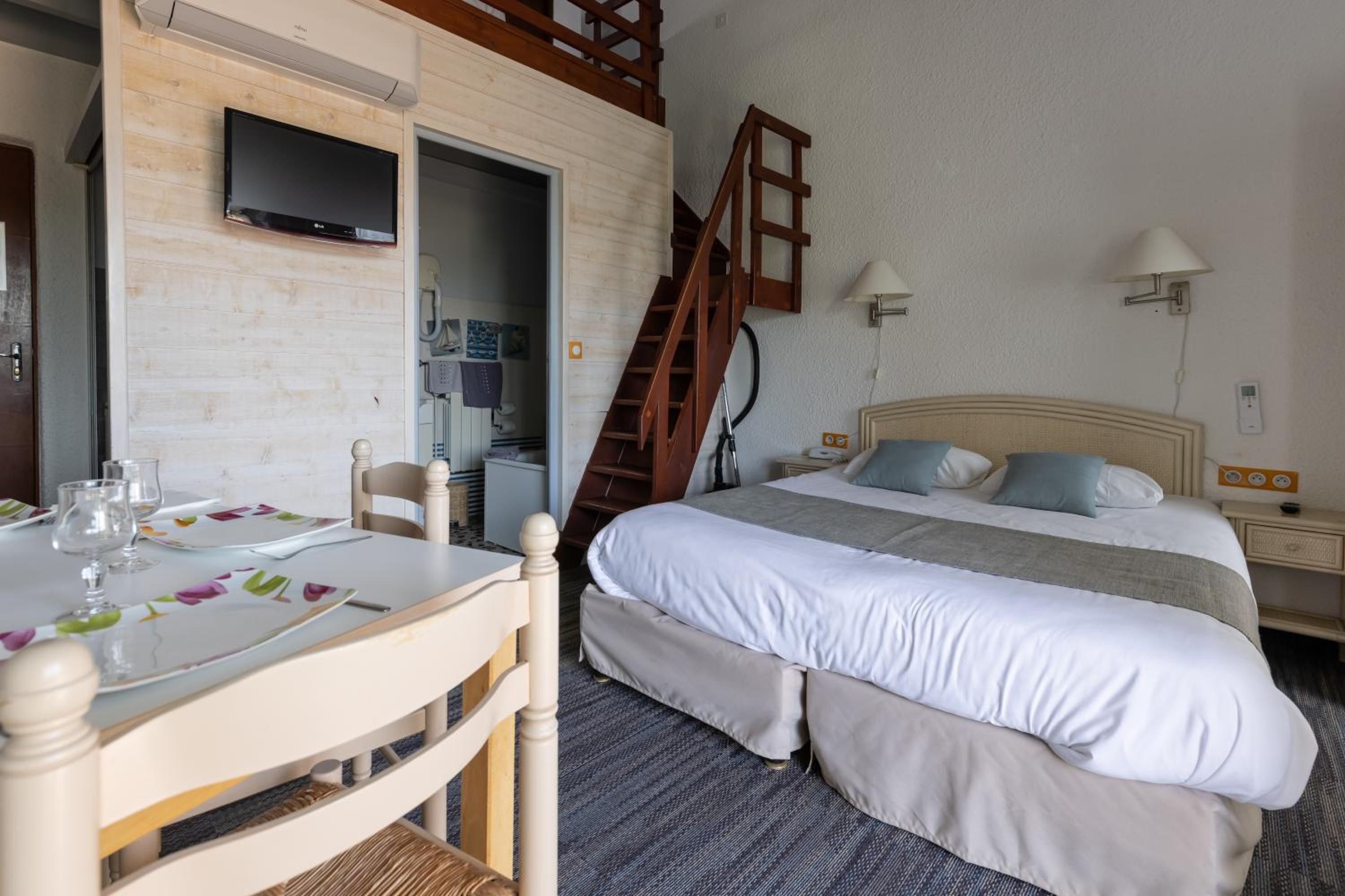 Quadruple Room with Kitchenette - Photo 5