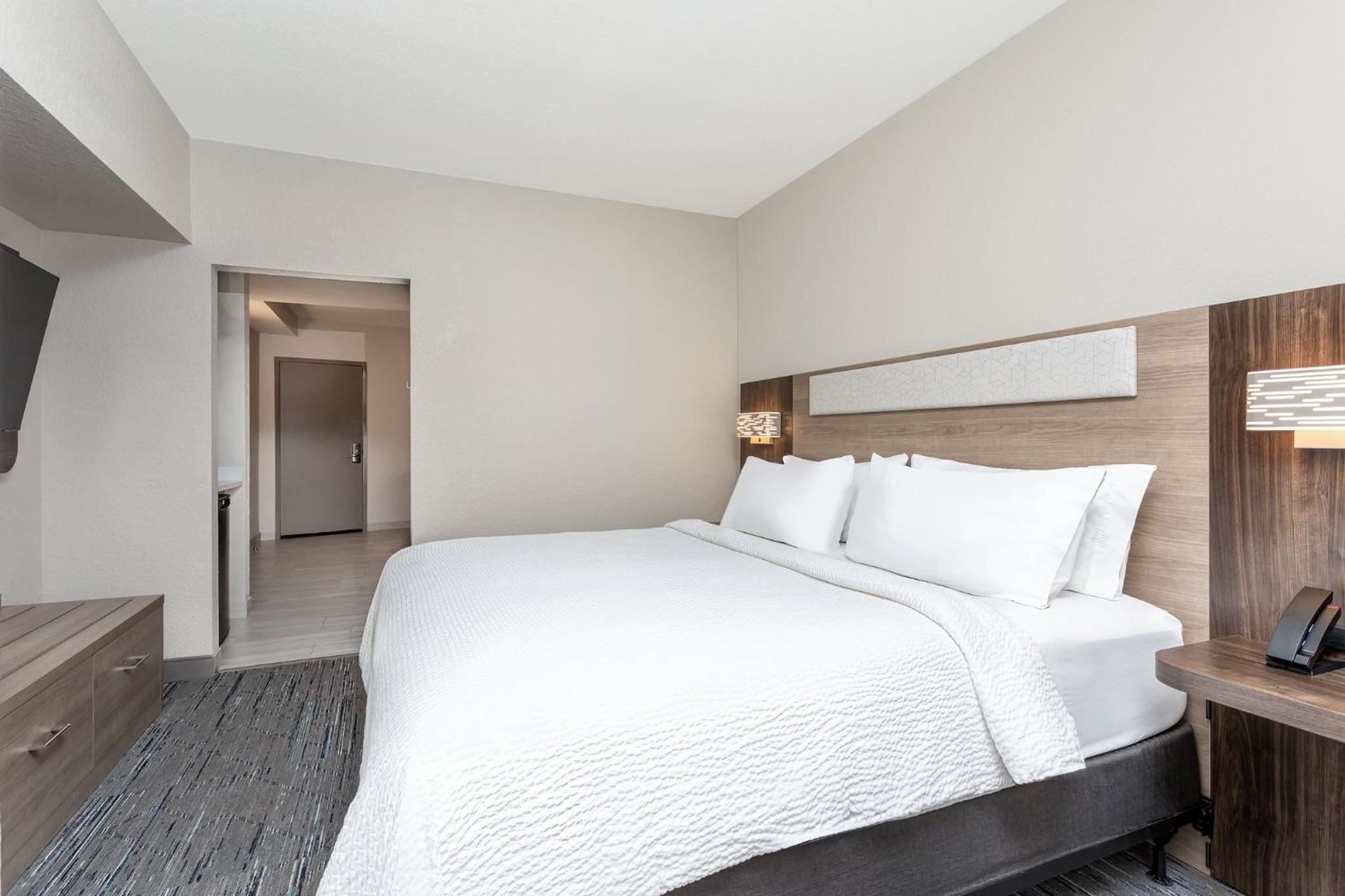 One-Bedroom Suite photo 2