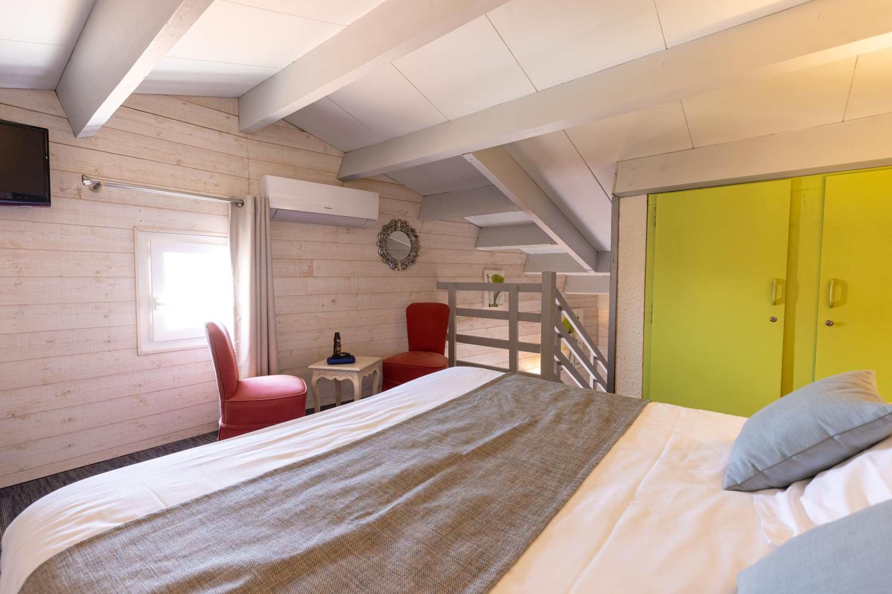 Double Economic Attic Room  photo 3
