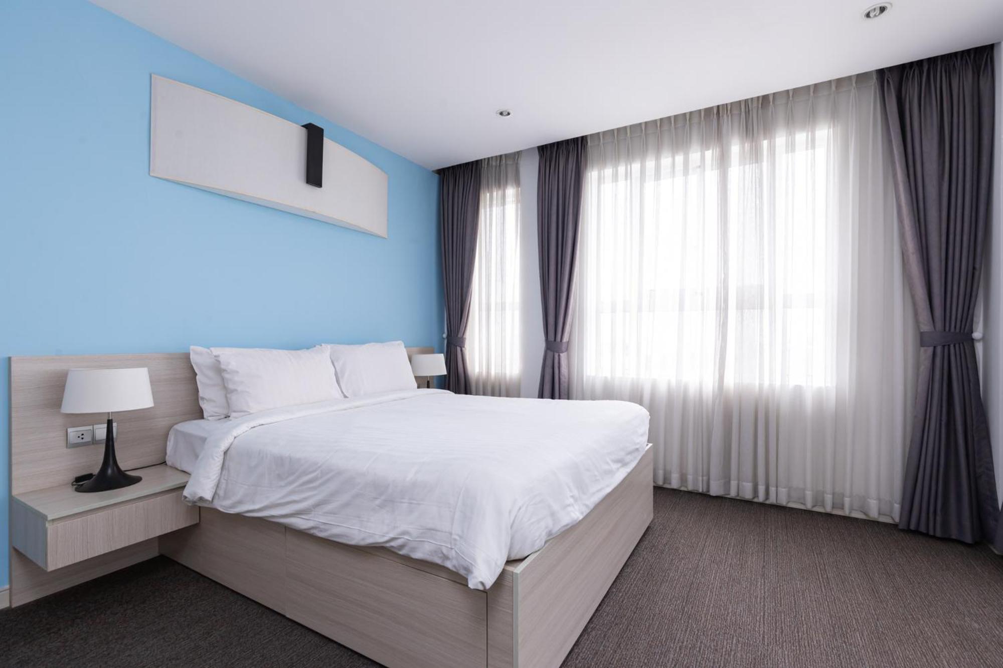 Two-Bedroom Apartment with City View photo 2