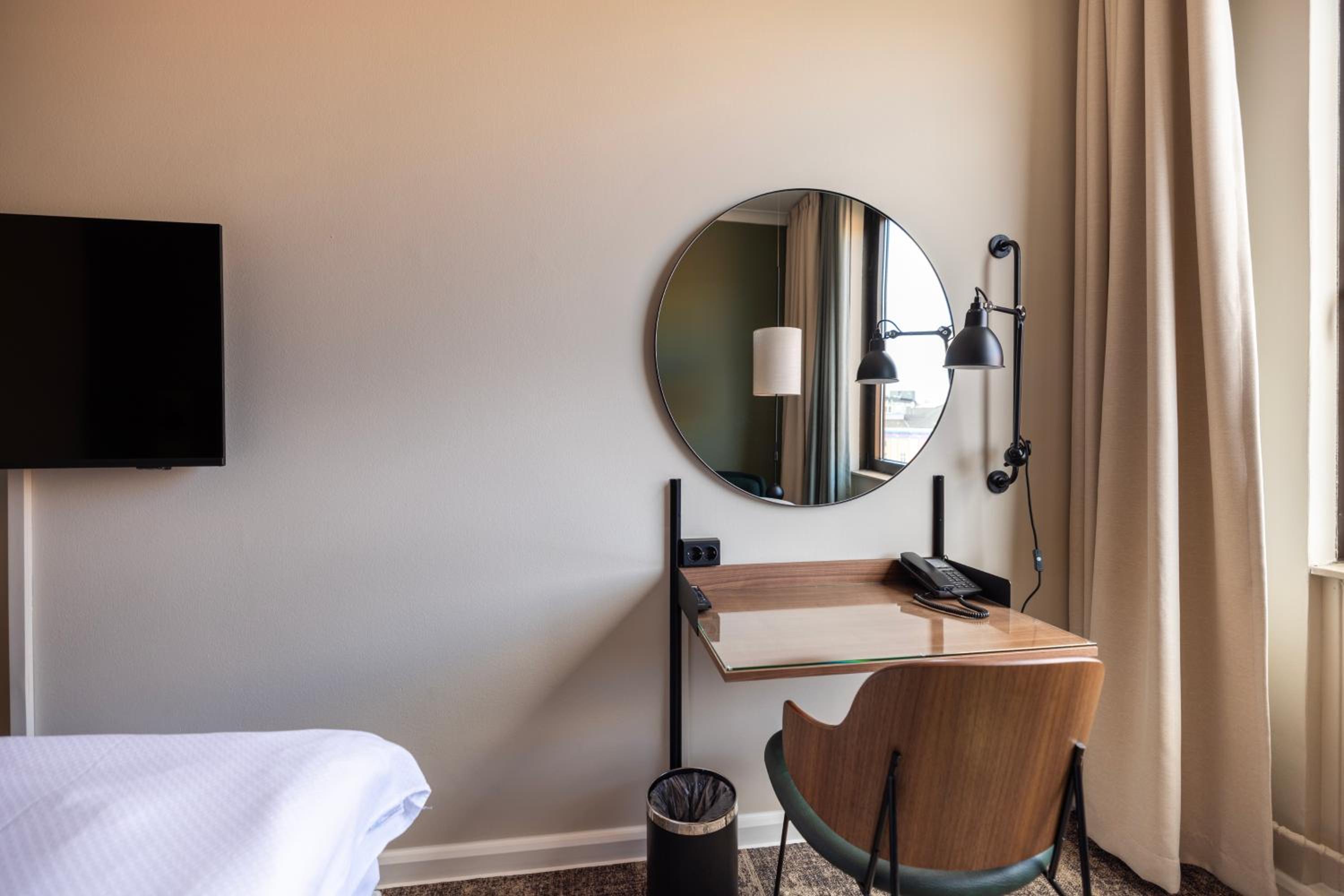  Two Double Rooms side by side - Photo 1