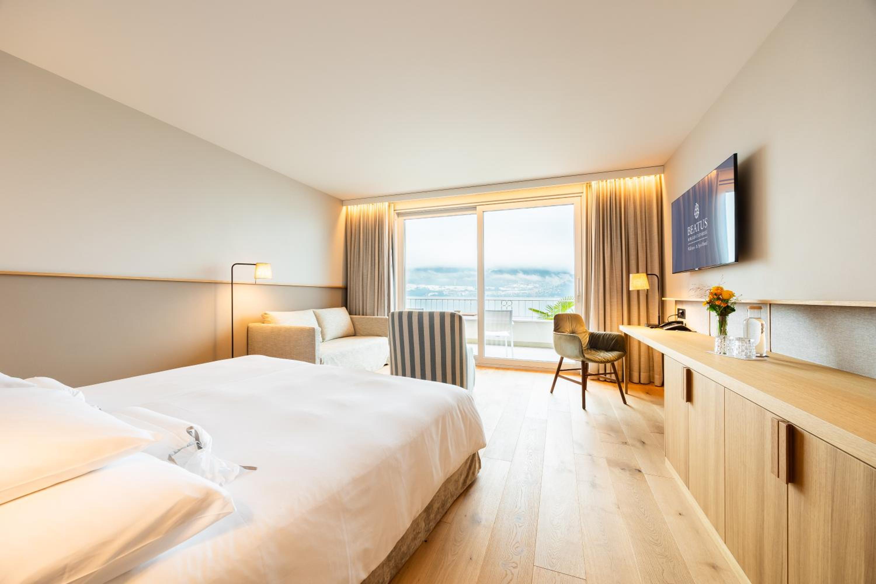 Deluxe Double Room with Balcony - Photo 1