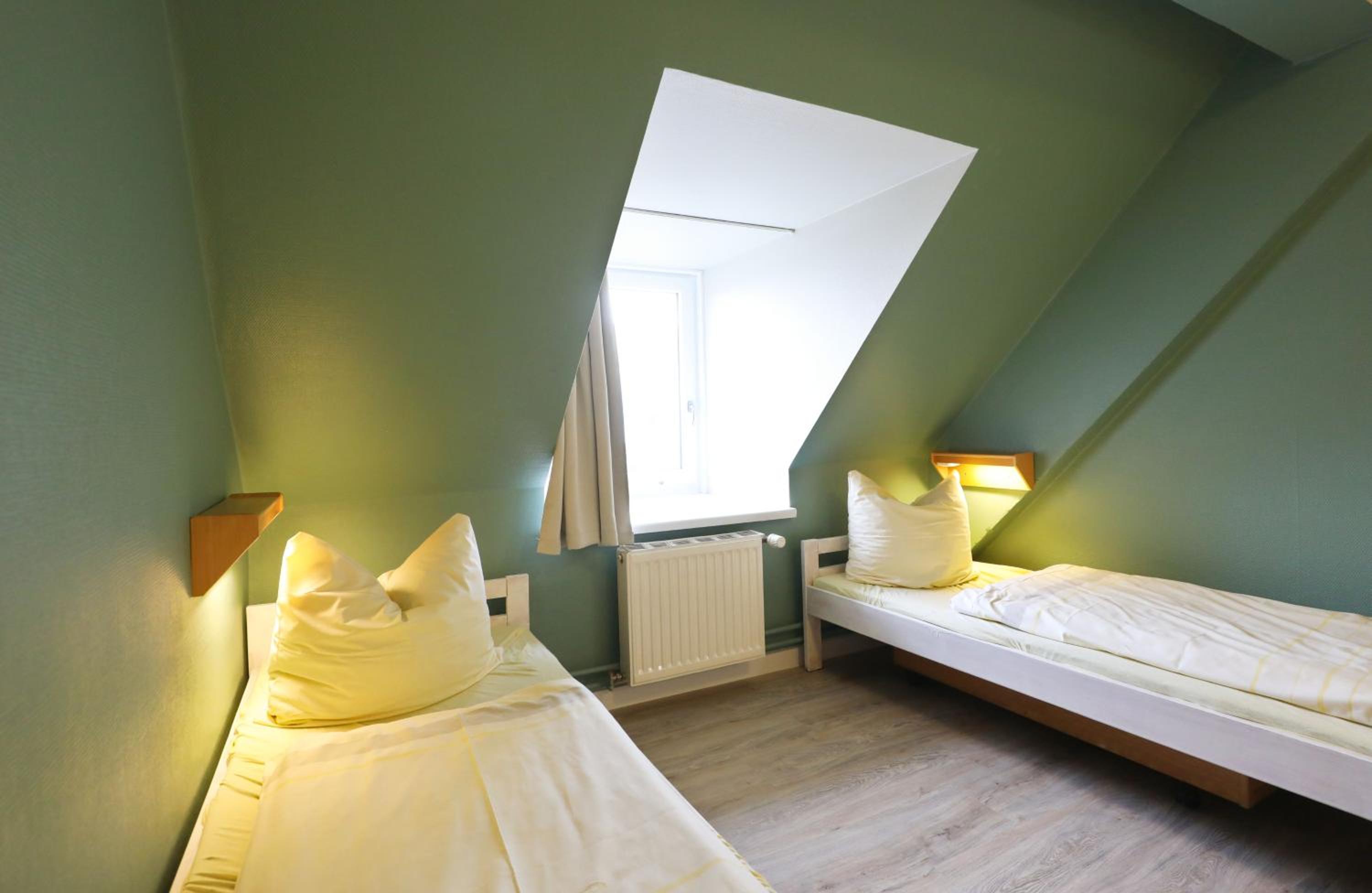 Twin Room with Shared Toilet photo 3