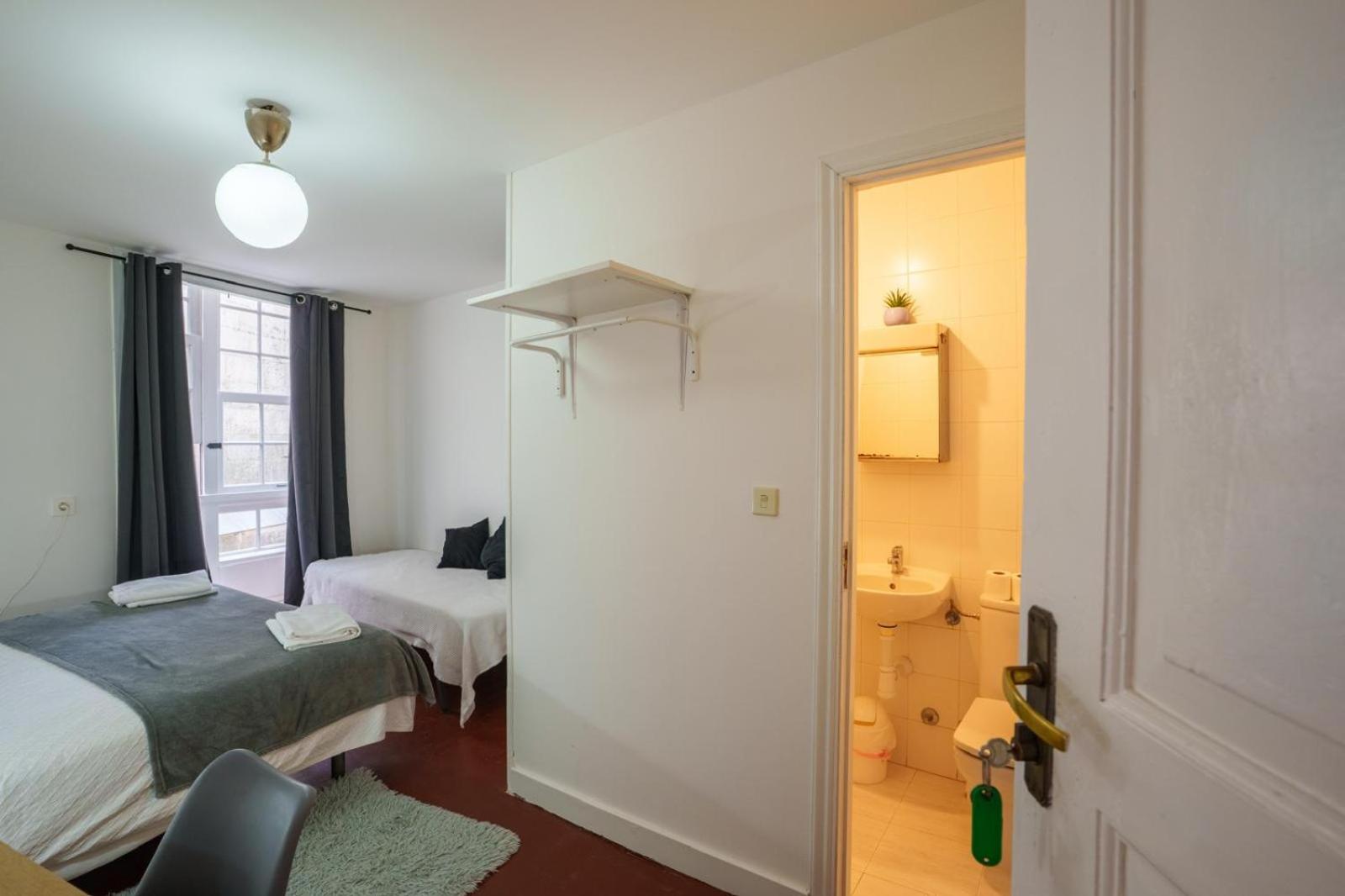 Triple Room with Private Bathroom - Photo 1