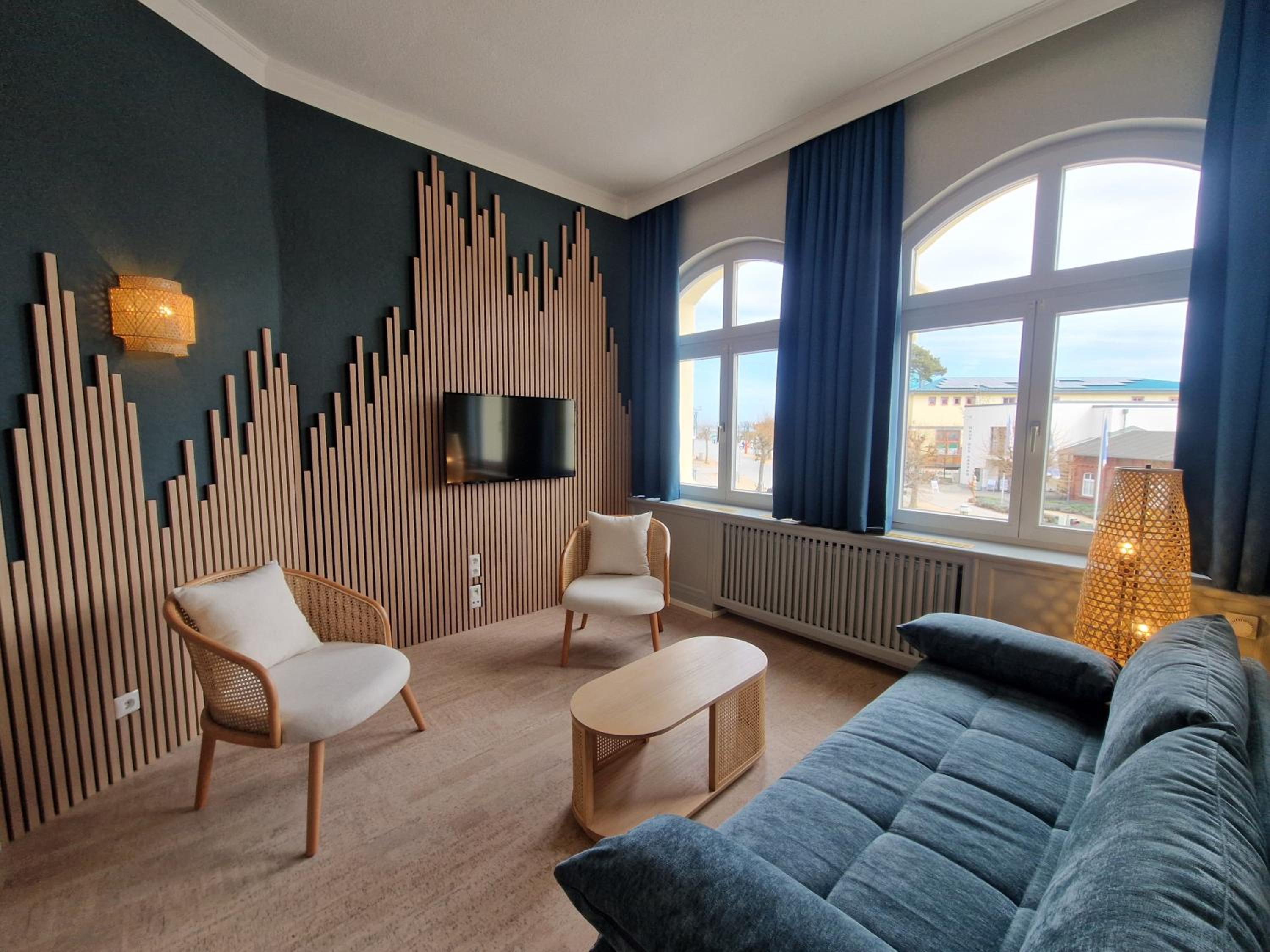 Deluxe Suite with Sea View photo 2