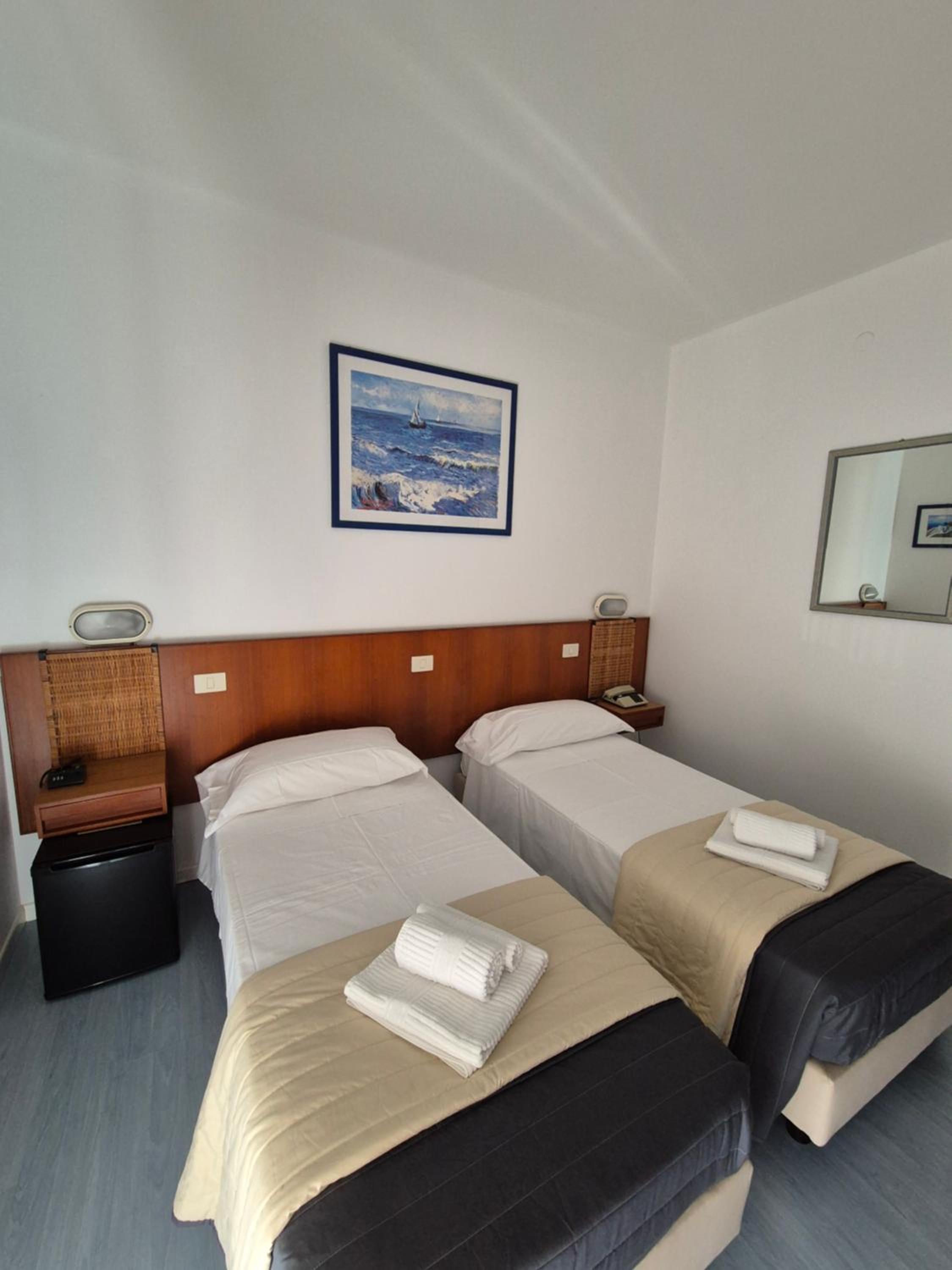 Economy Double or Twin Room photo 3