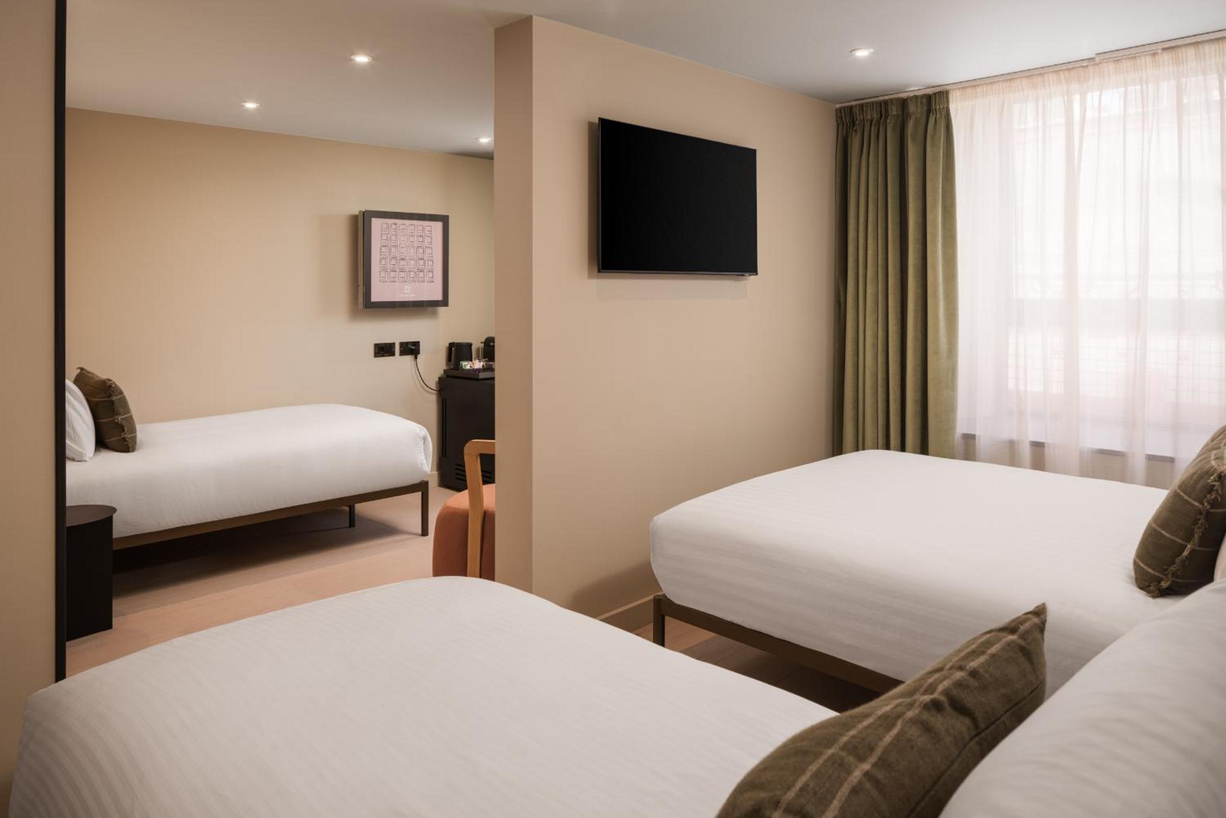 Family Room for 4 *Newly Refurbished* photo 3