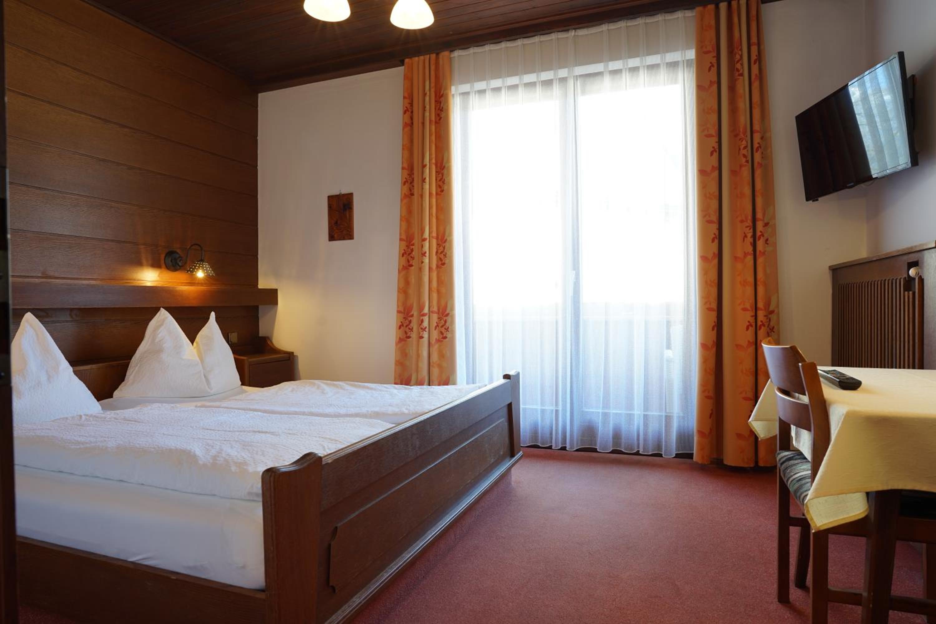 Standard Double Room photo 3
