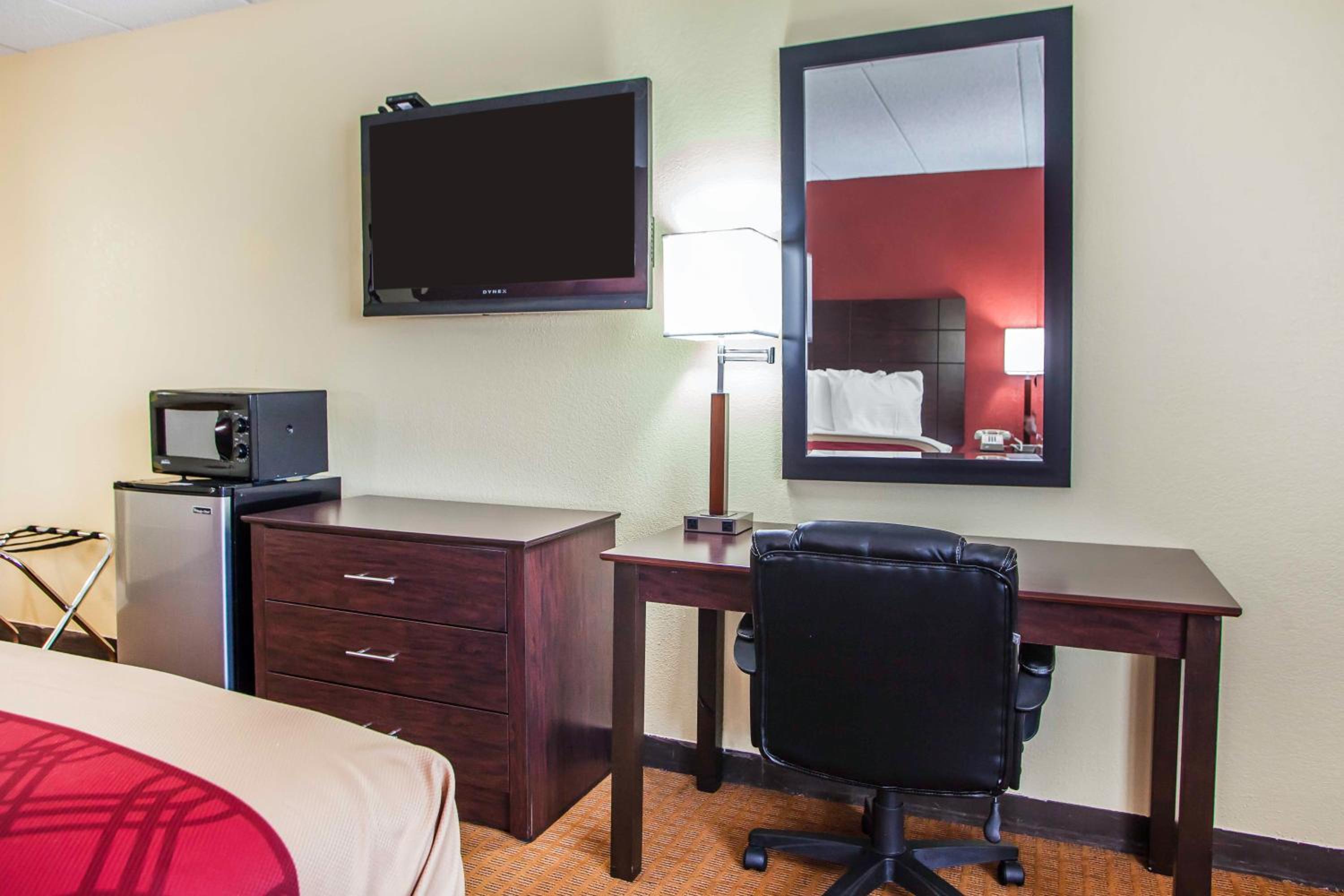 Double Room with Two Double Beds - Smoking - Photo 6
