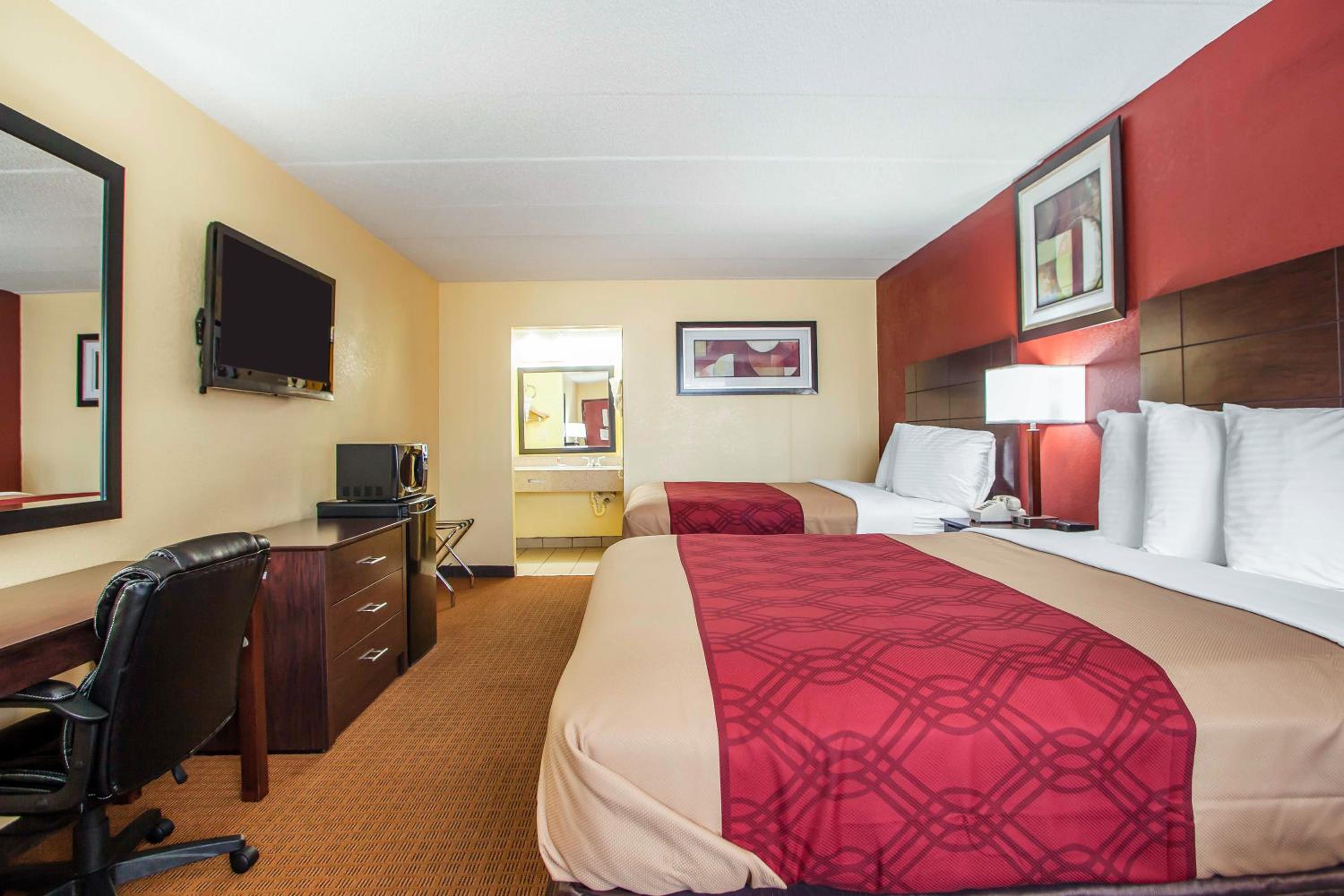 Double Room with Two Double Beds - Smoking - Photo 10