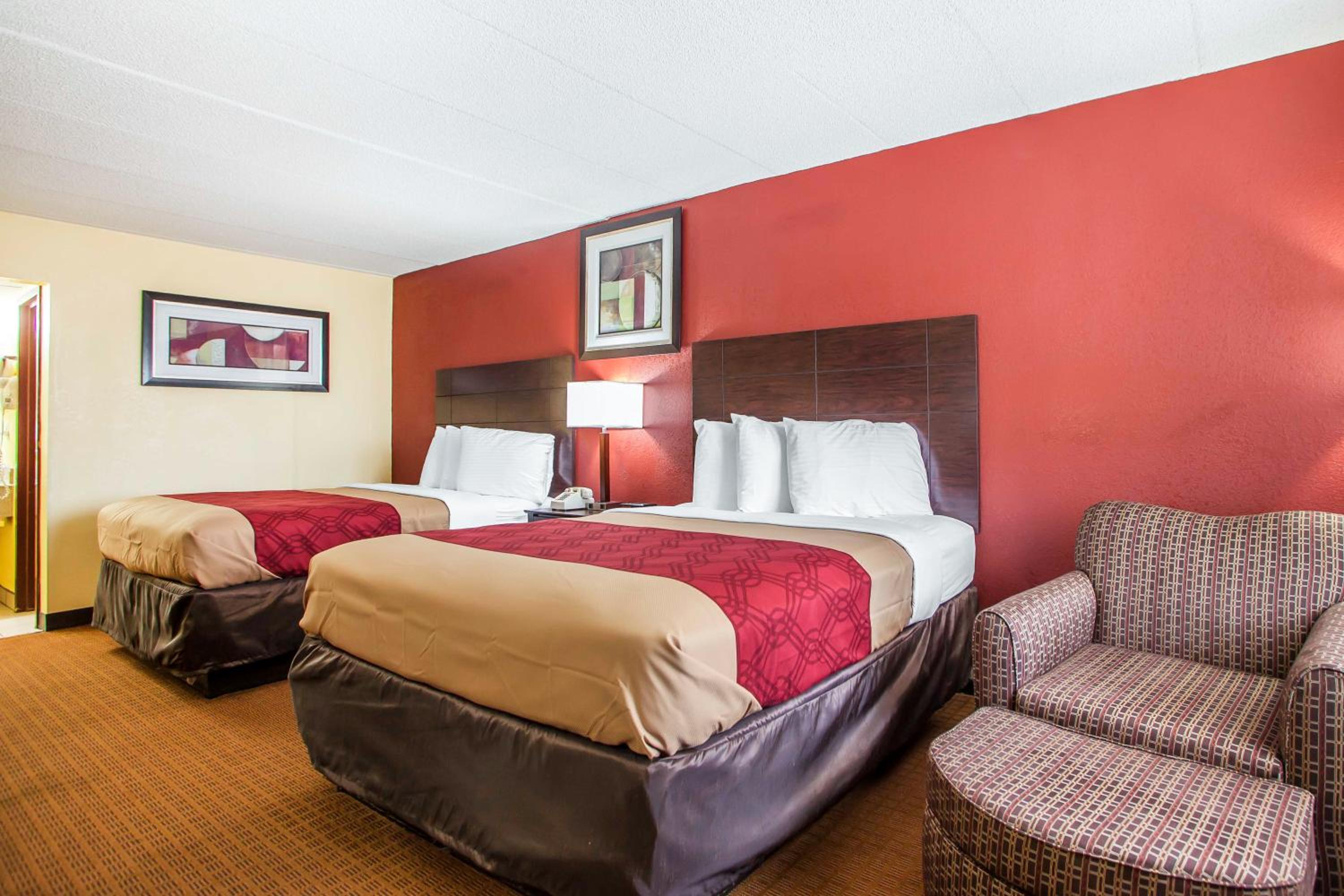 Double Room with Two Double Beds - Smoking - Photo 11