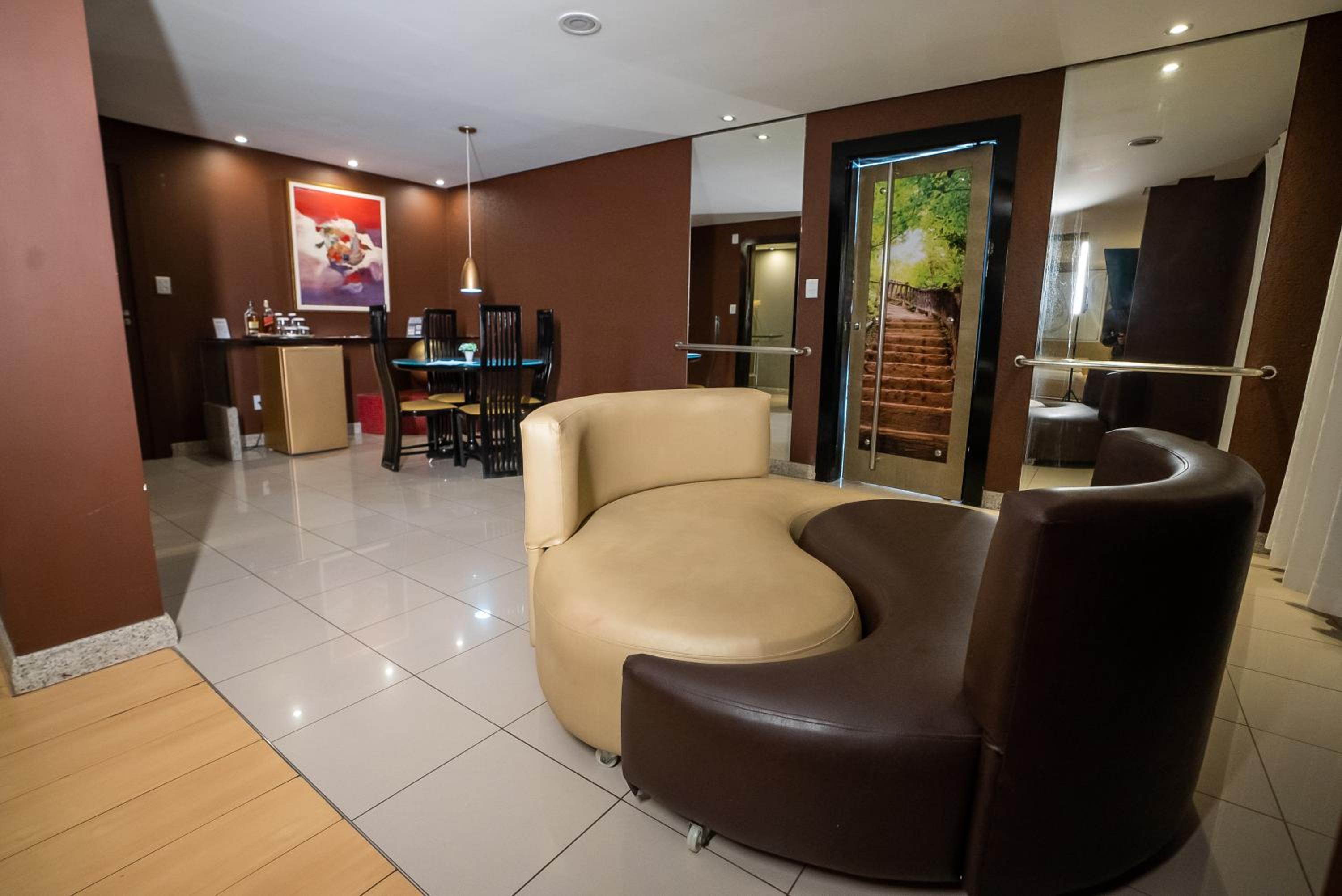 Suite with Private Pool - Photo 4