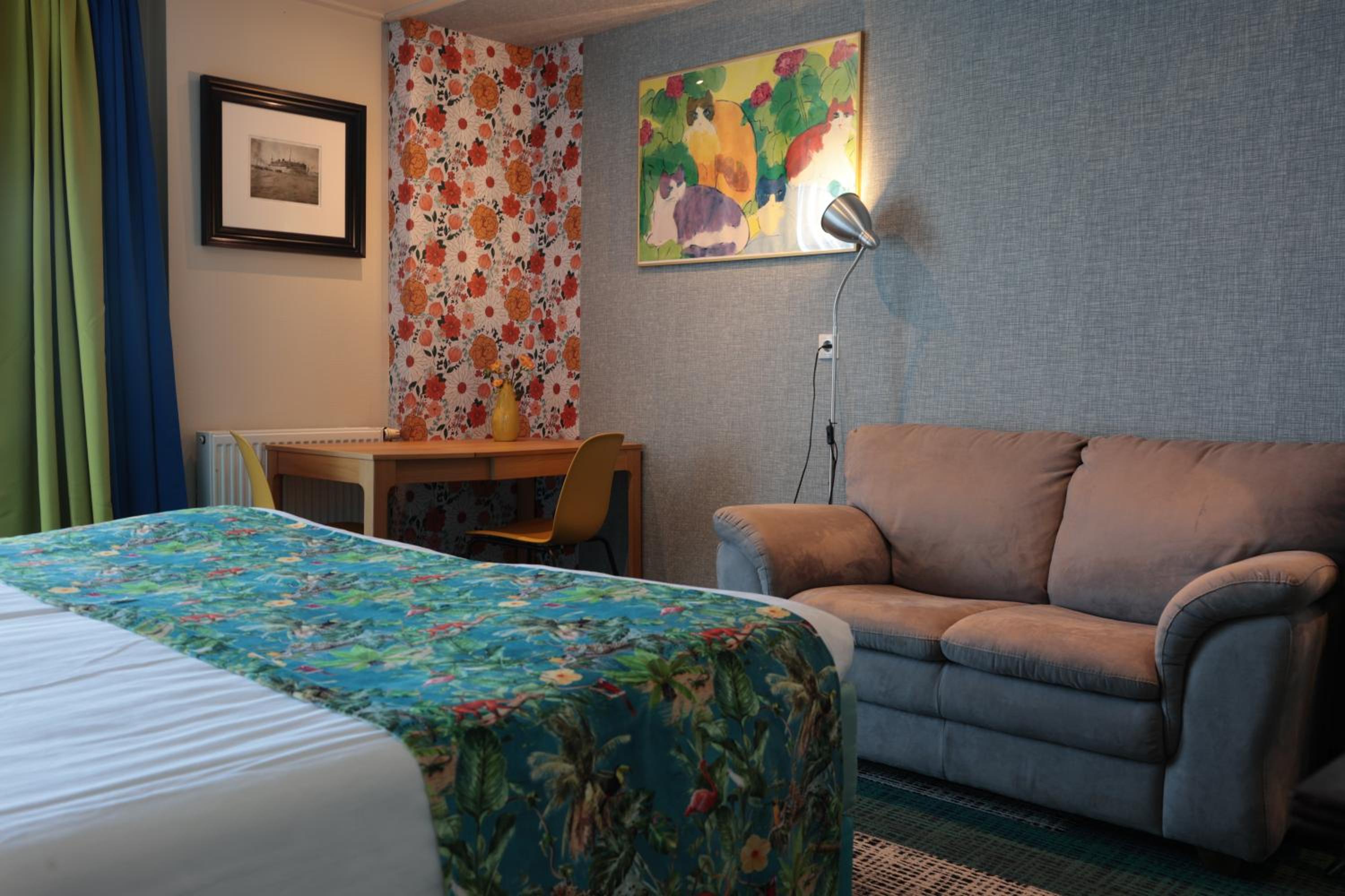Deluxe Double or Twin Room photo 2