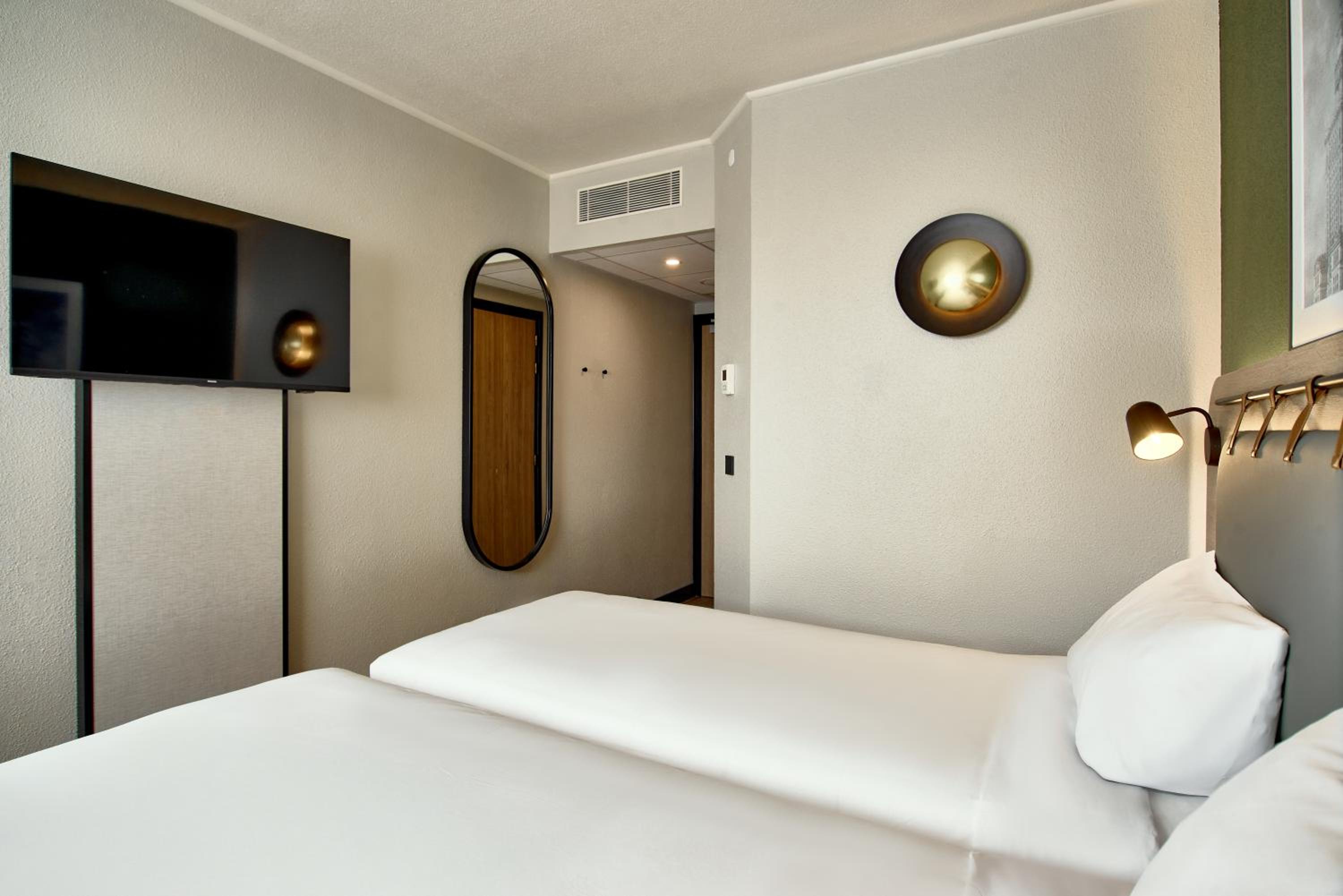 Standard Room - 2 Single Beds - Photo 5
