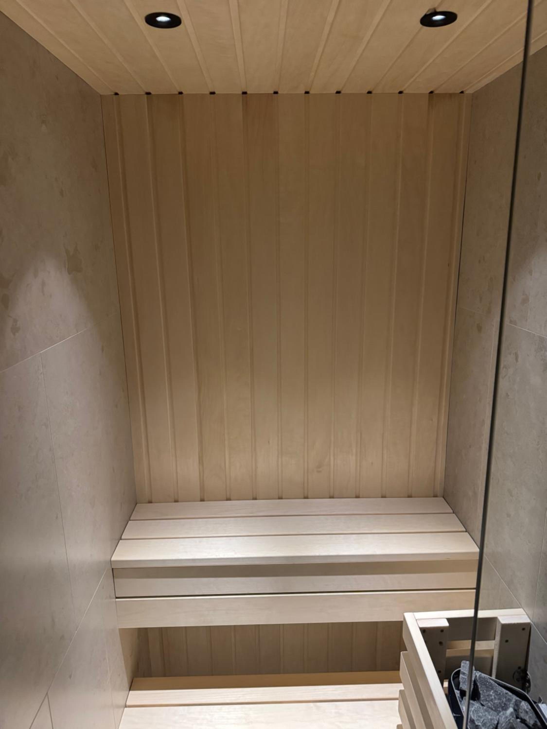 Deluxe Double Room with Bath - Photo 8