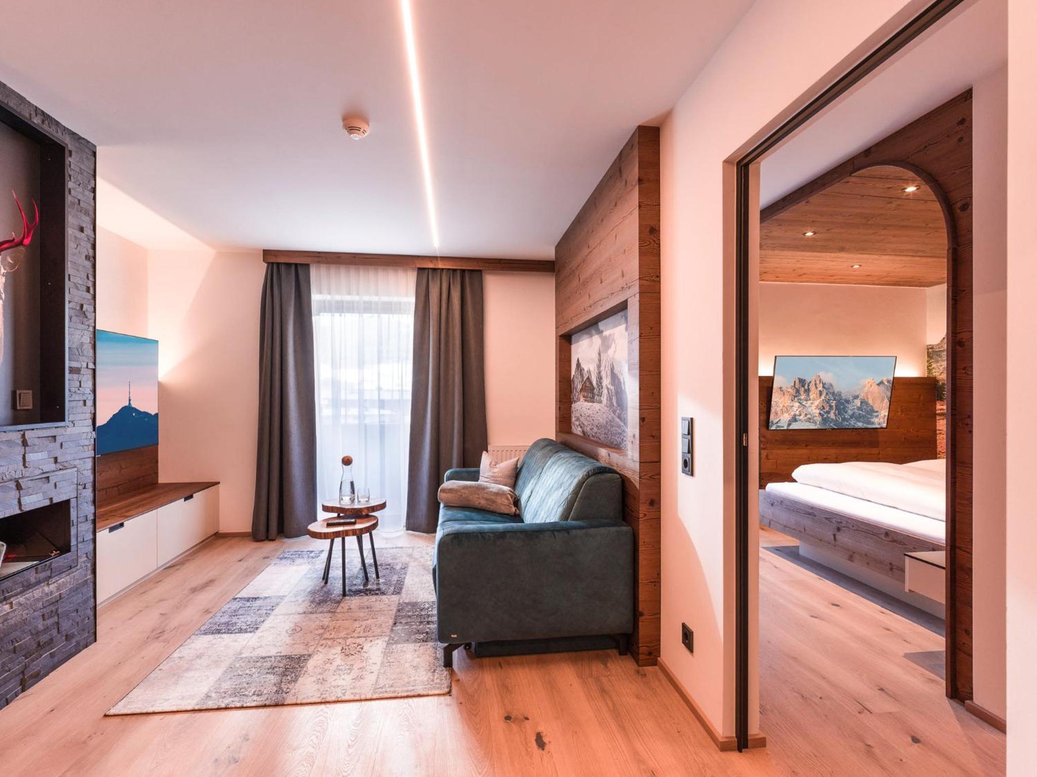 King Suite with Balcony photo 2