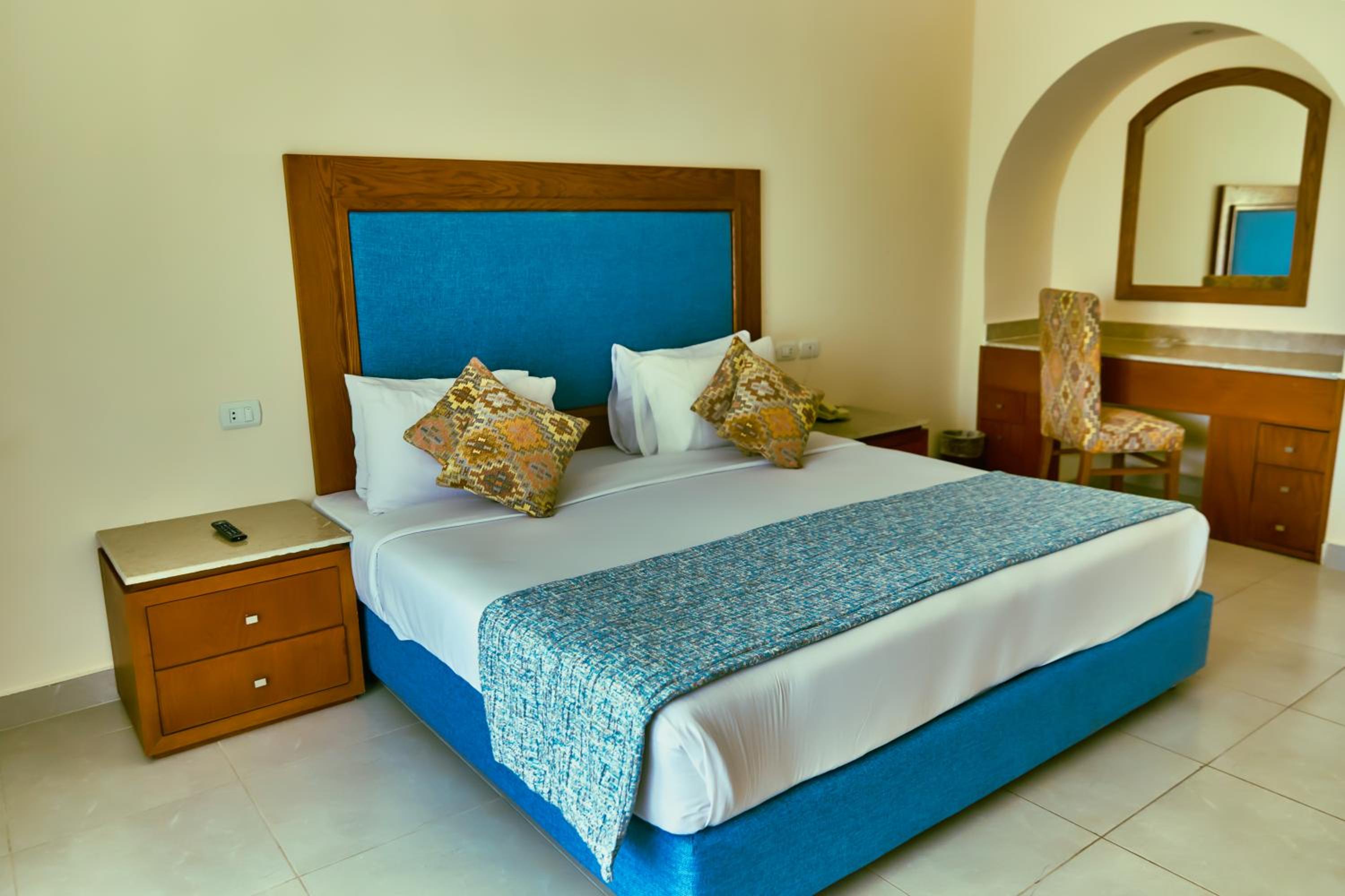 Standard Room with Garden View - Photo 1