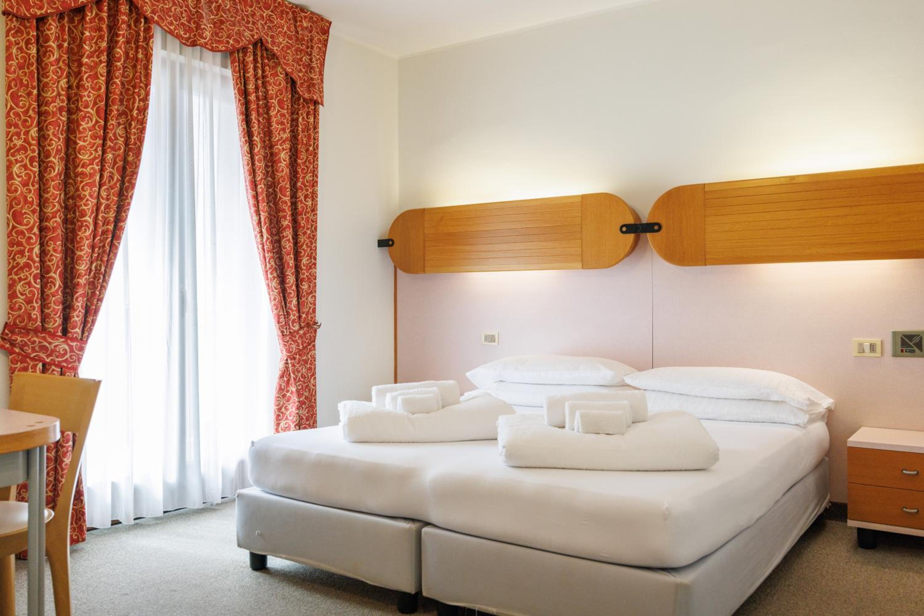 Double or Twin Room photo 1