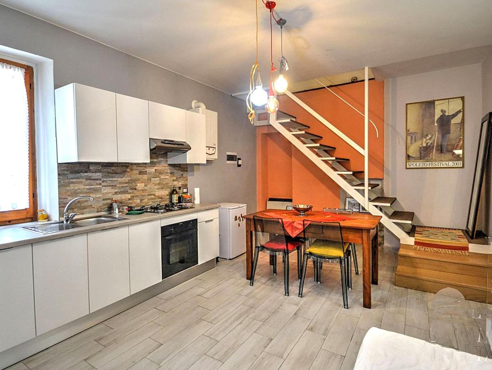 One-Bedroom Standard Apartment photo 1