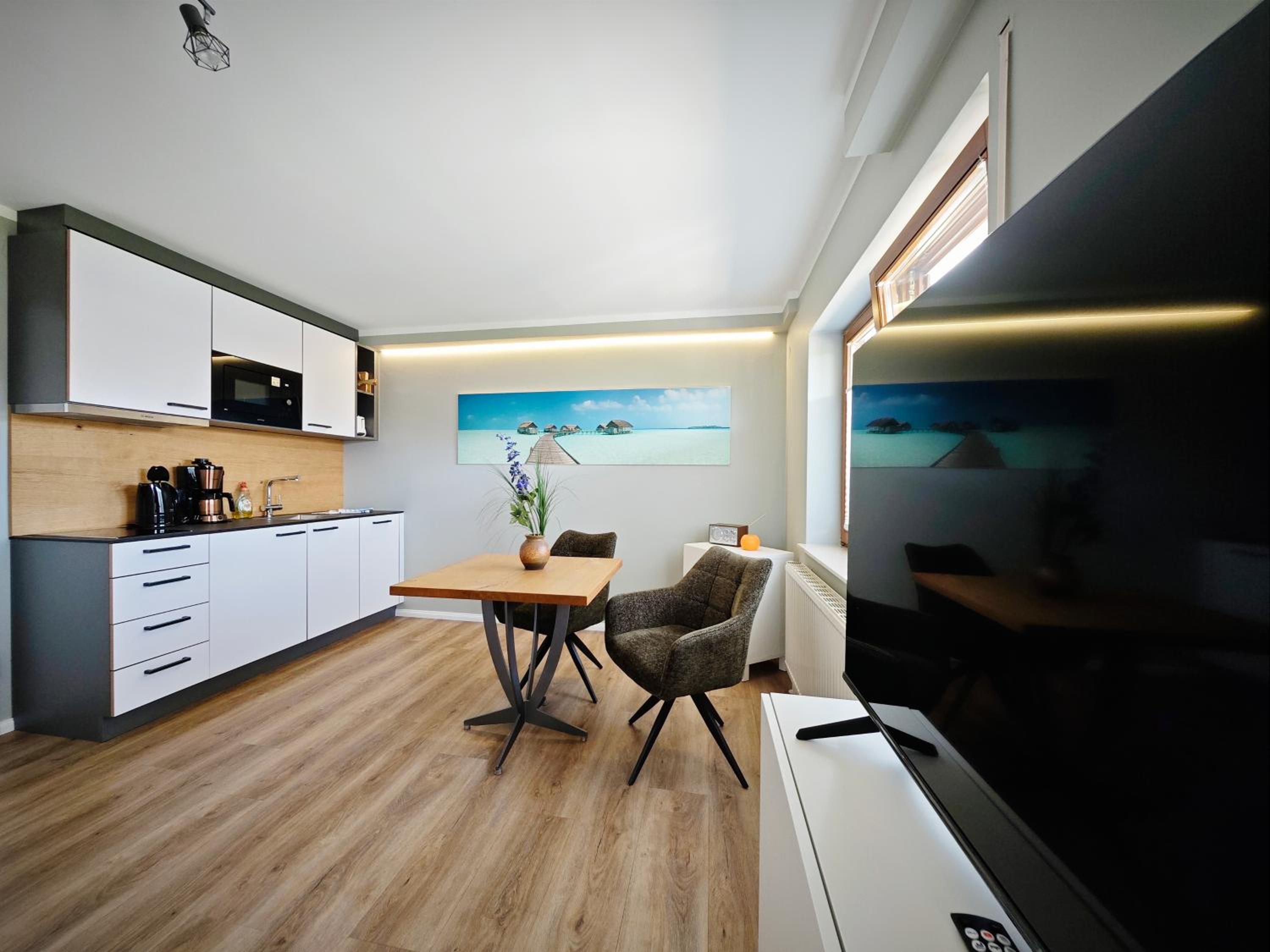 One-Bedroom Premium Apartment with Ocean View - Photo 2