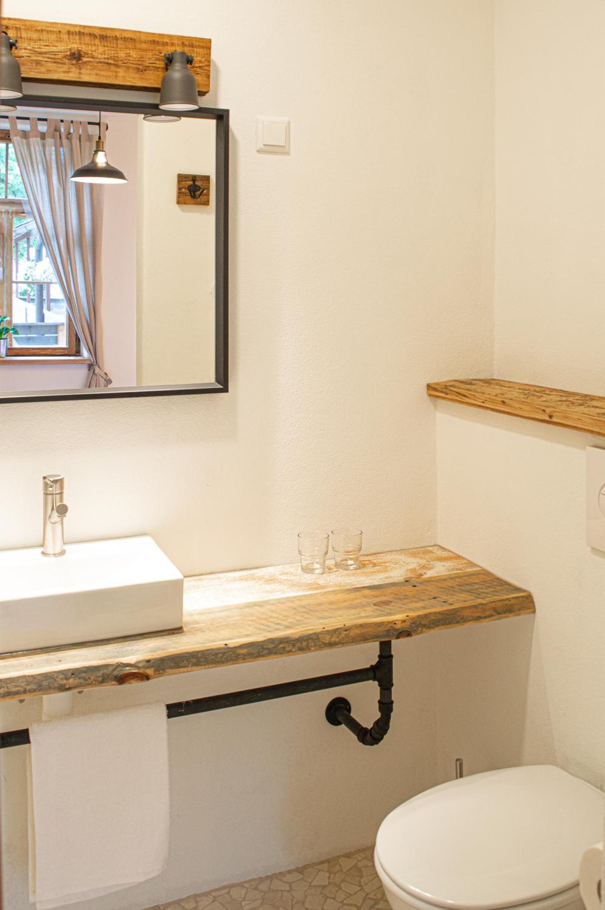 Double Room with Private Bathroom - Photo 6