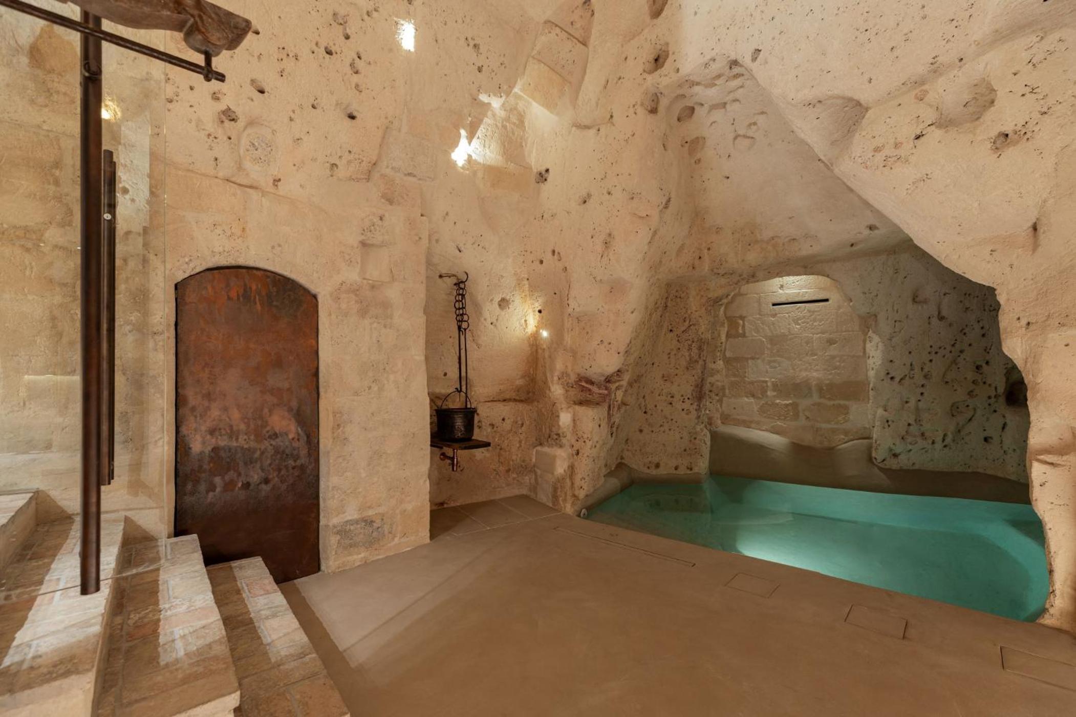 Suite with Private Spa photo 2