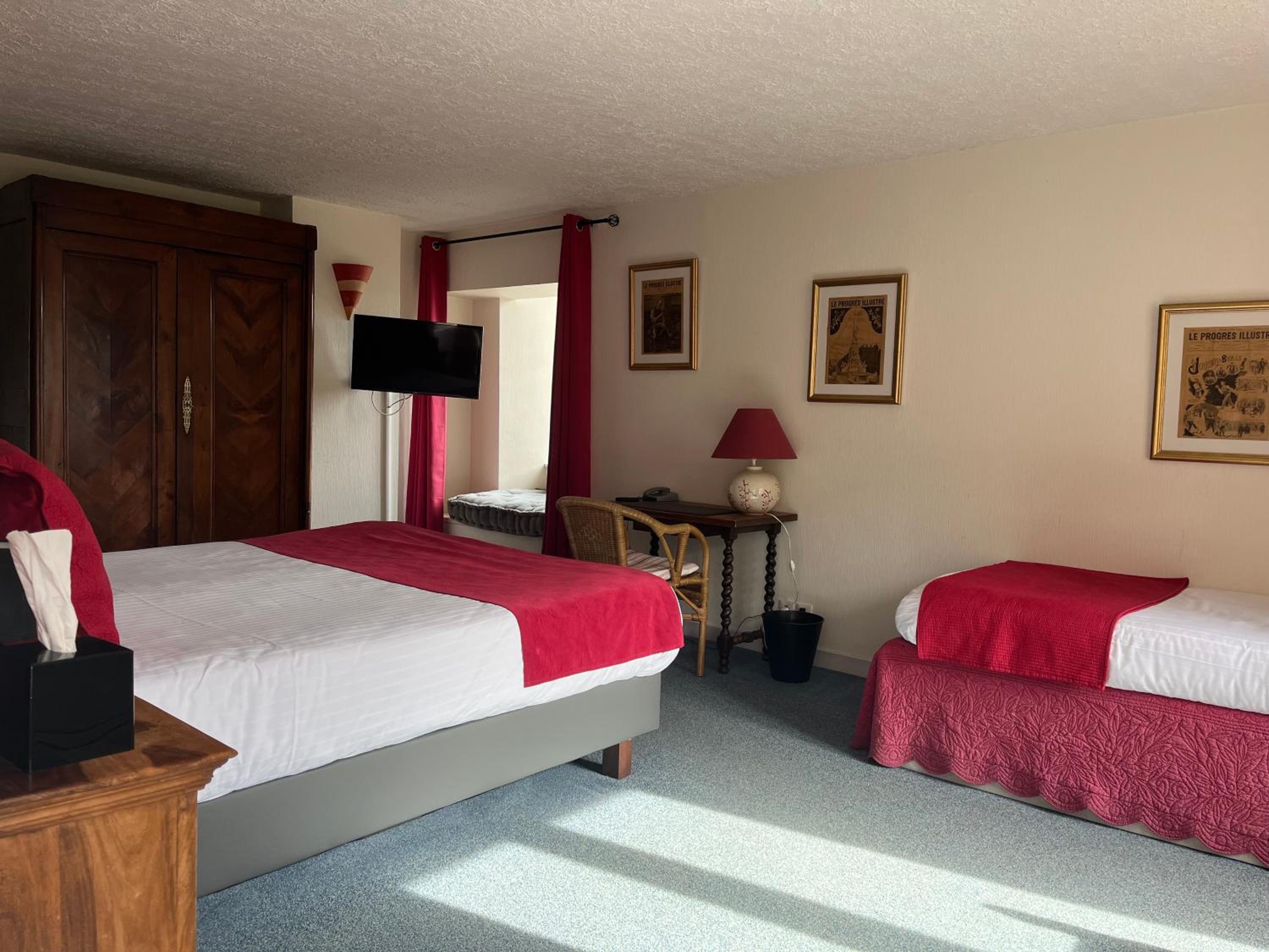 Superior Quadruple Room photo 3