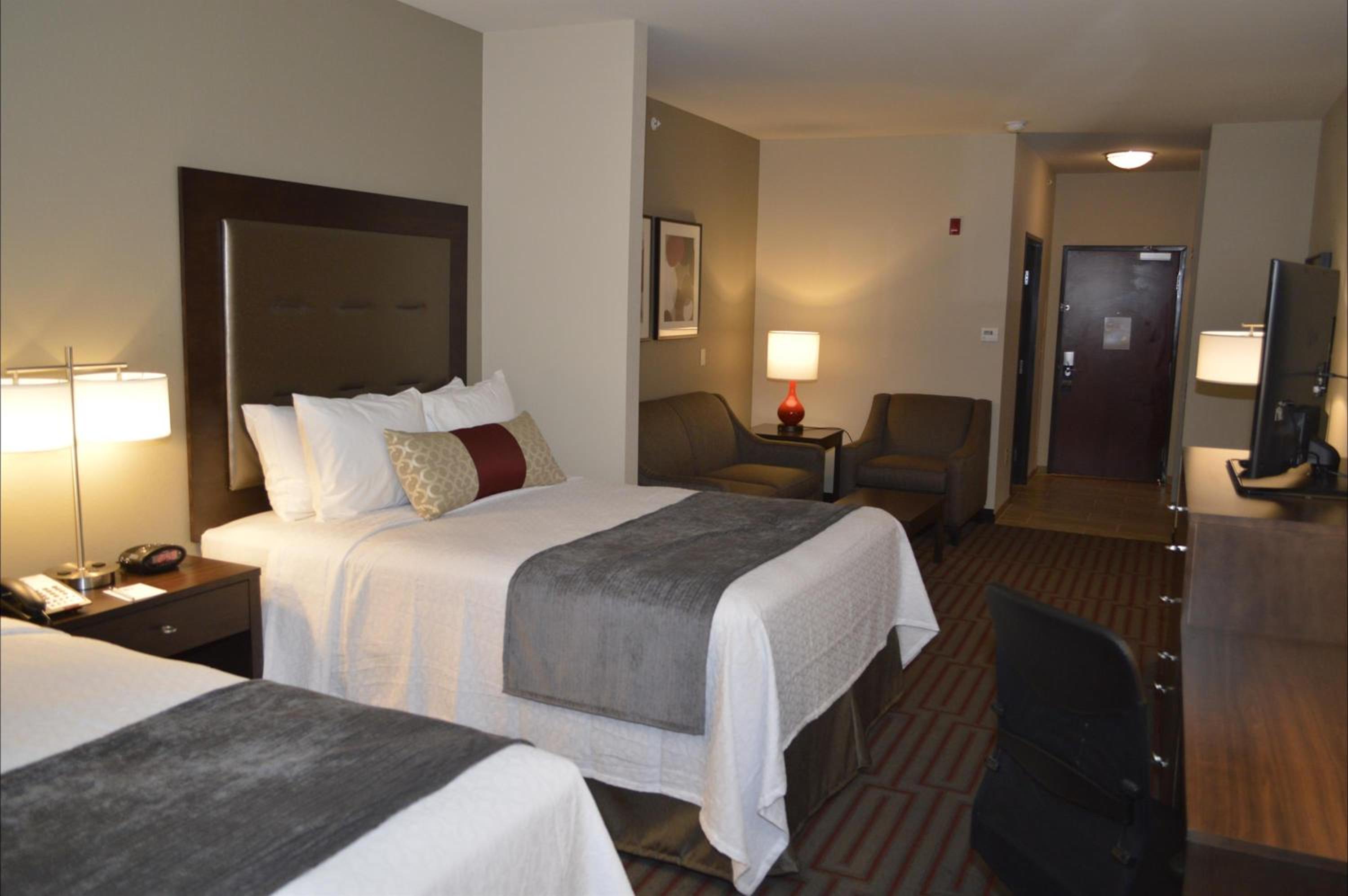 Queen Suite with Two Queen Beds and Sofa Bed photo 1