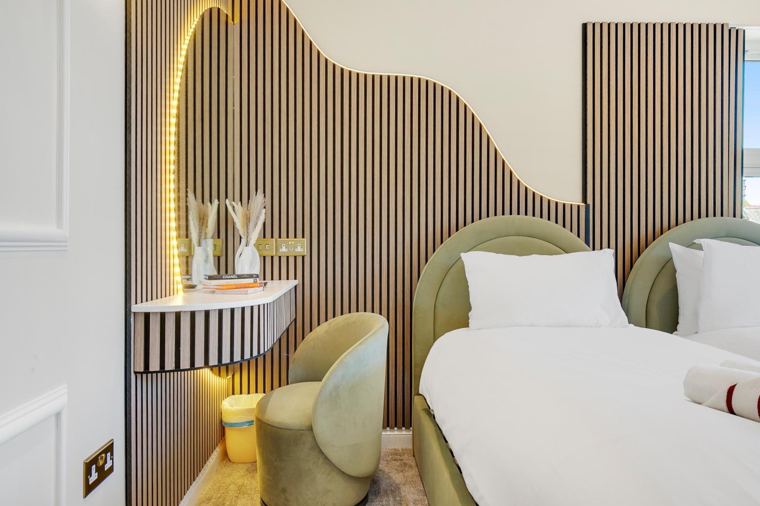 Luxury Triple Room photo 2