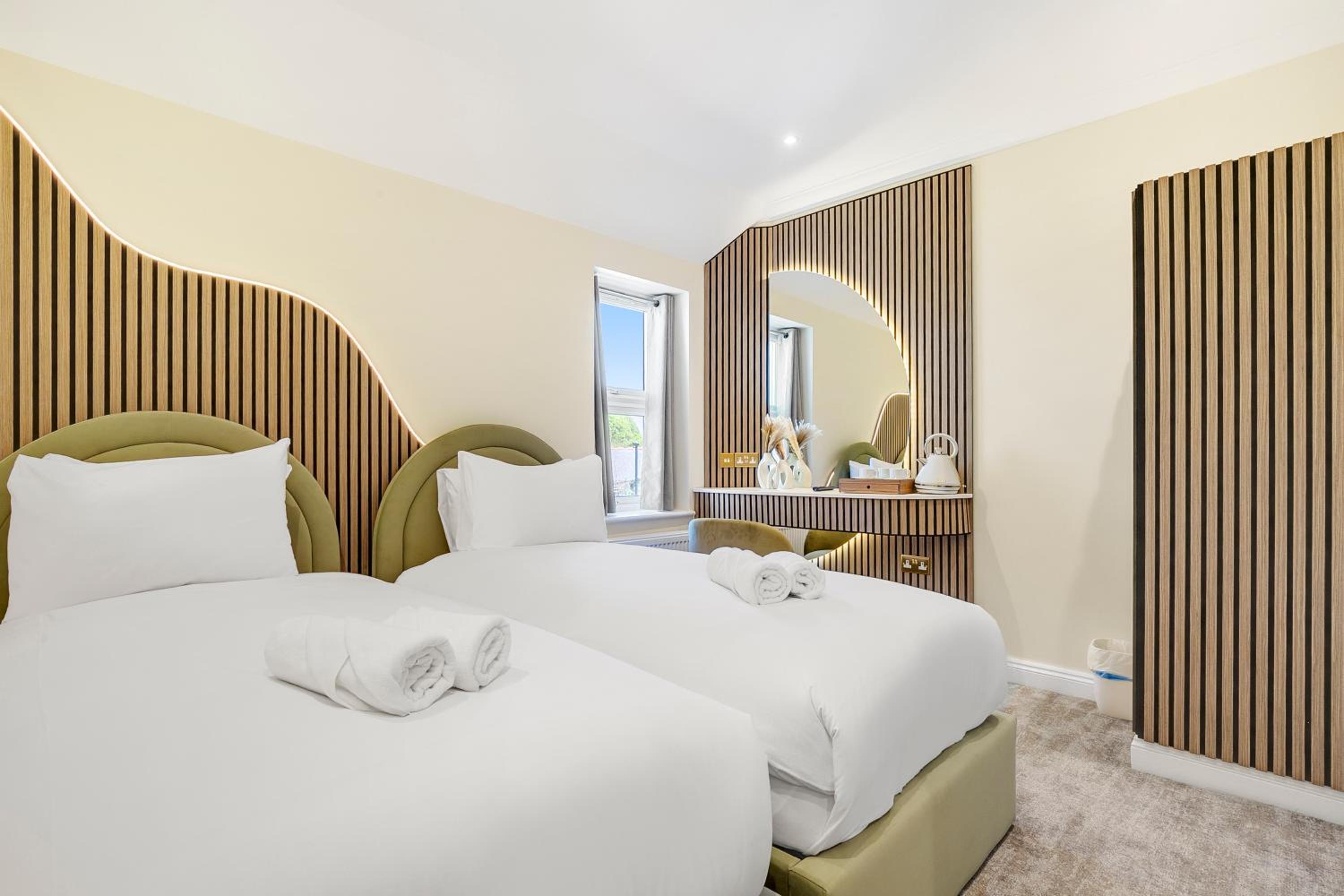 Deluxe Twin Room