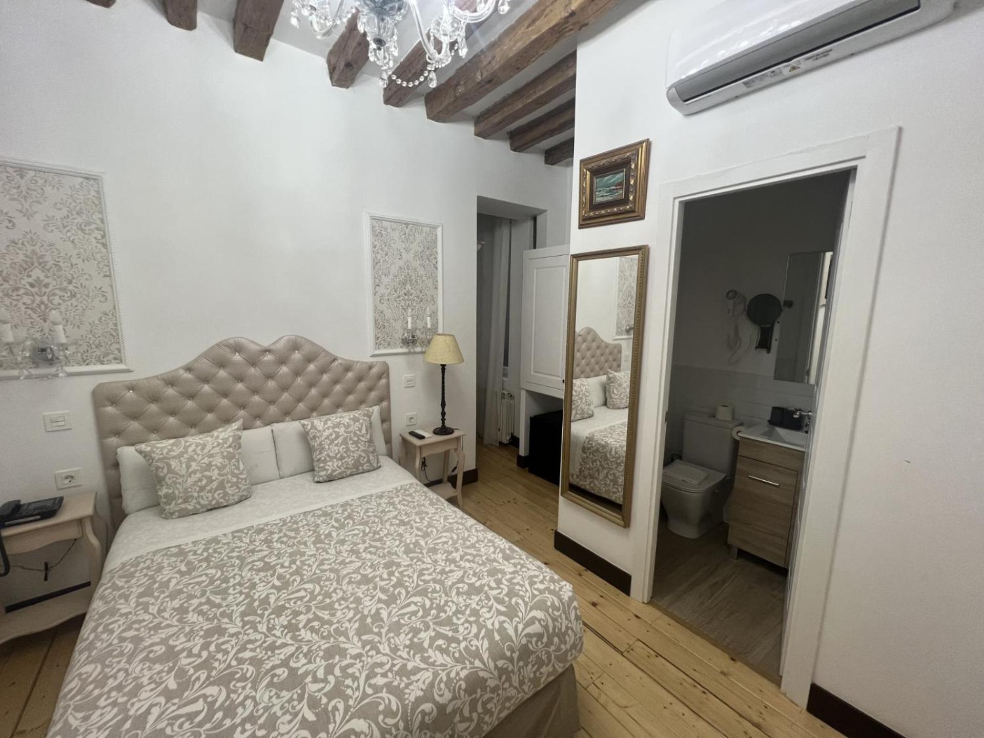 Interior Single Room