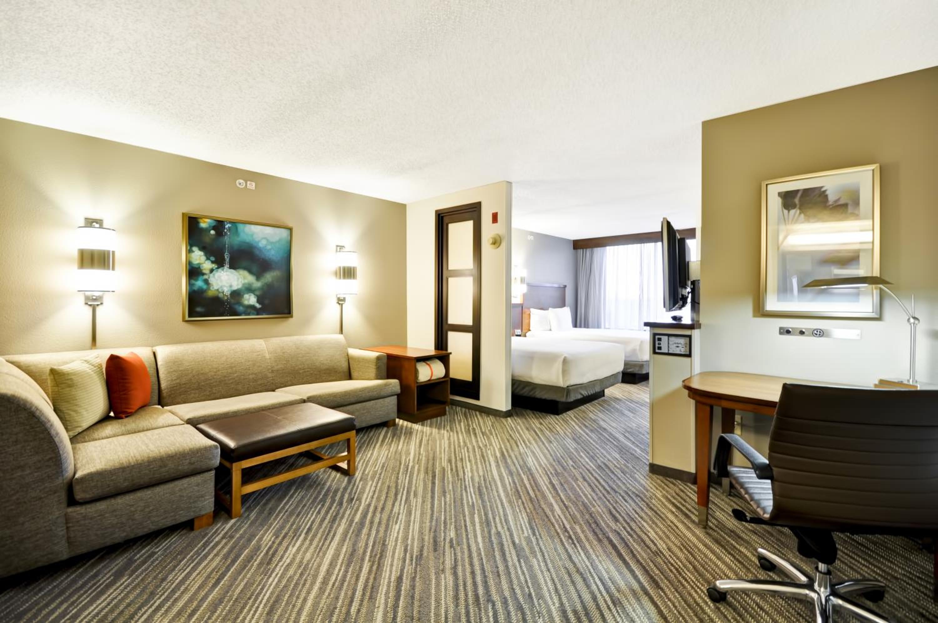 Double Room with Two Double Beds and Sofa Bed - Photo 5