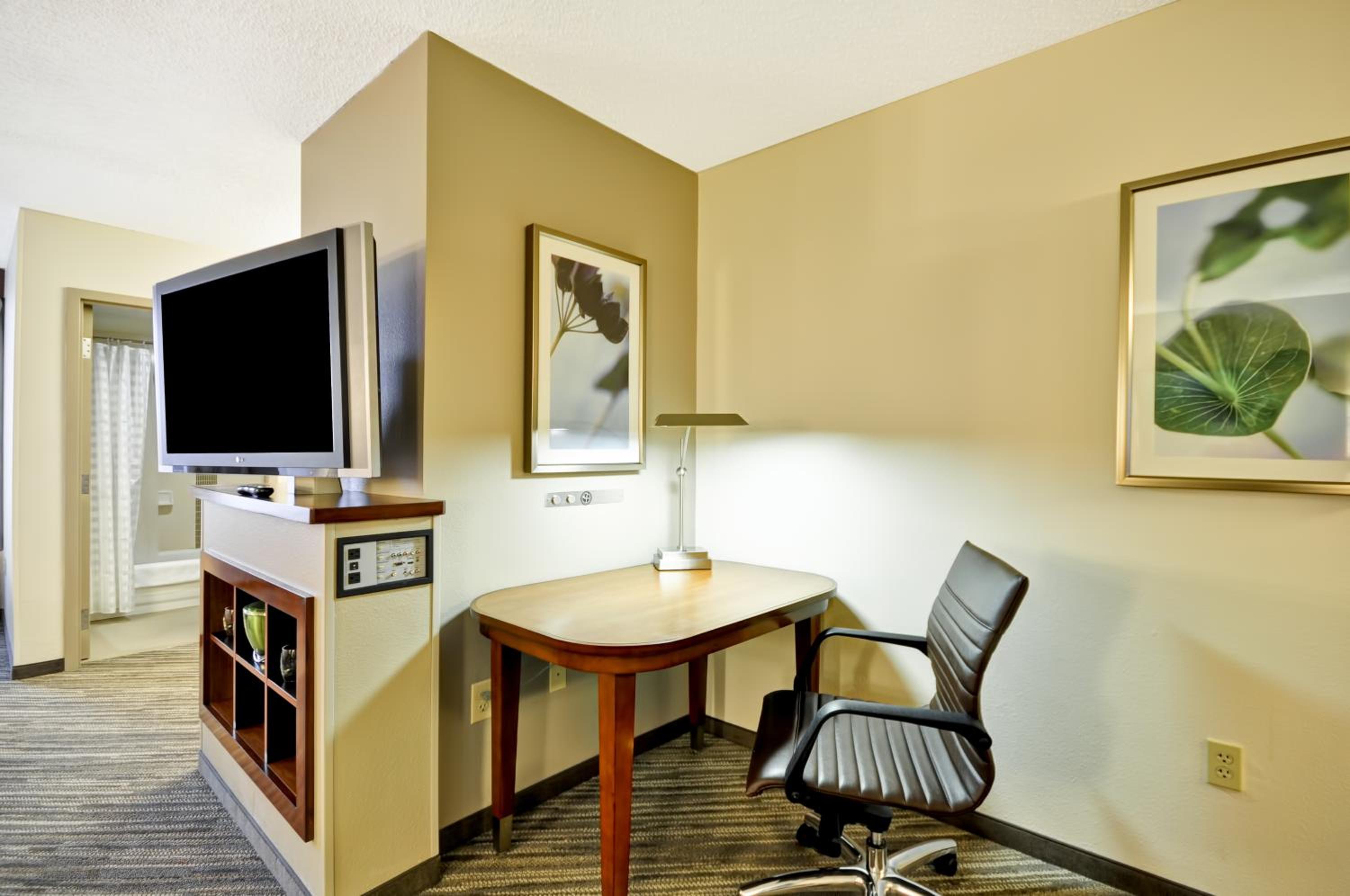 Double Room with Two Double Beds and Sofa Bed - Photo 8