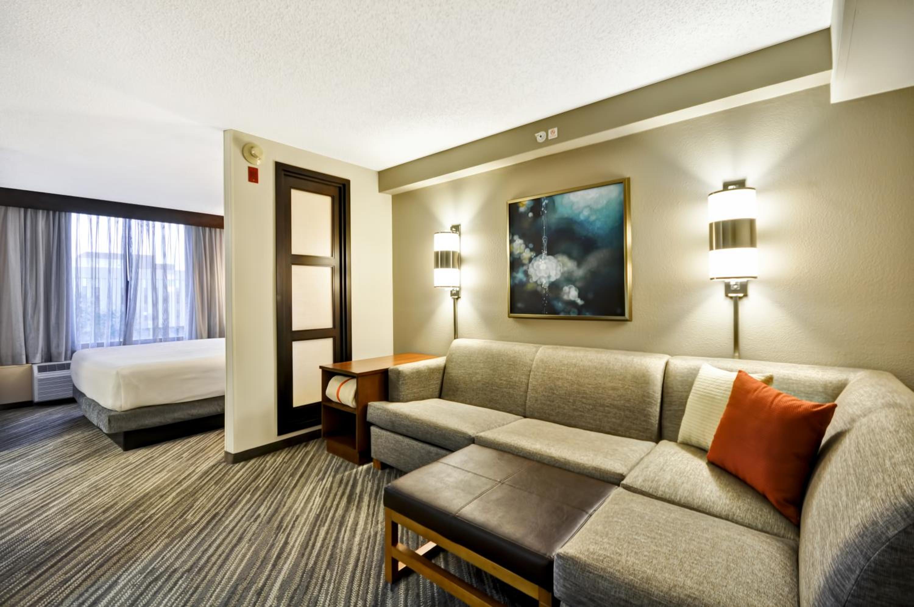 King Room with Sofa Bed - High Floor - Photo 10