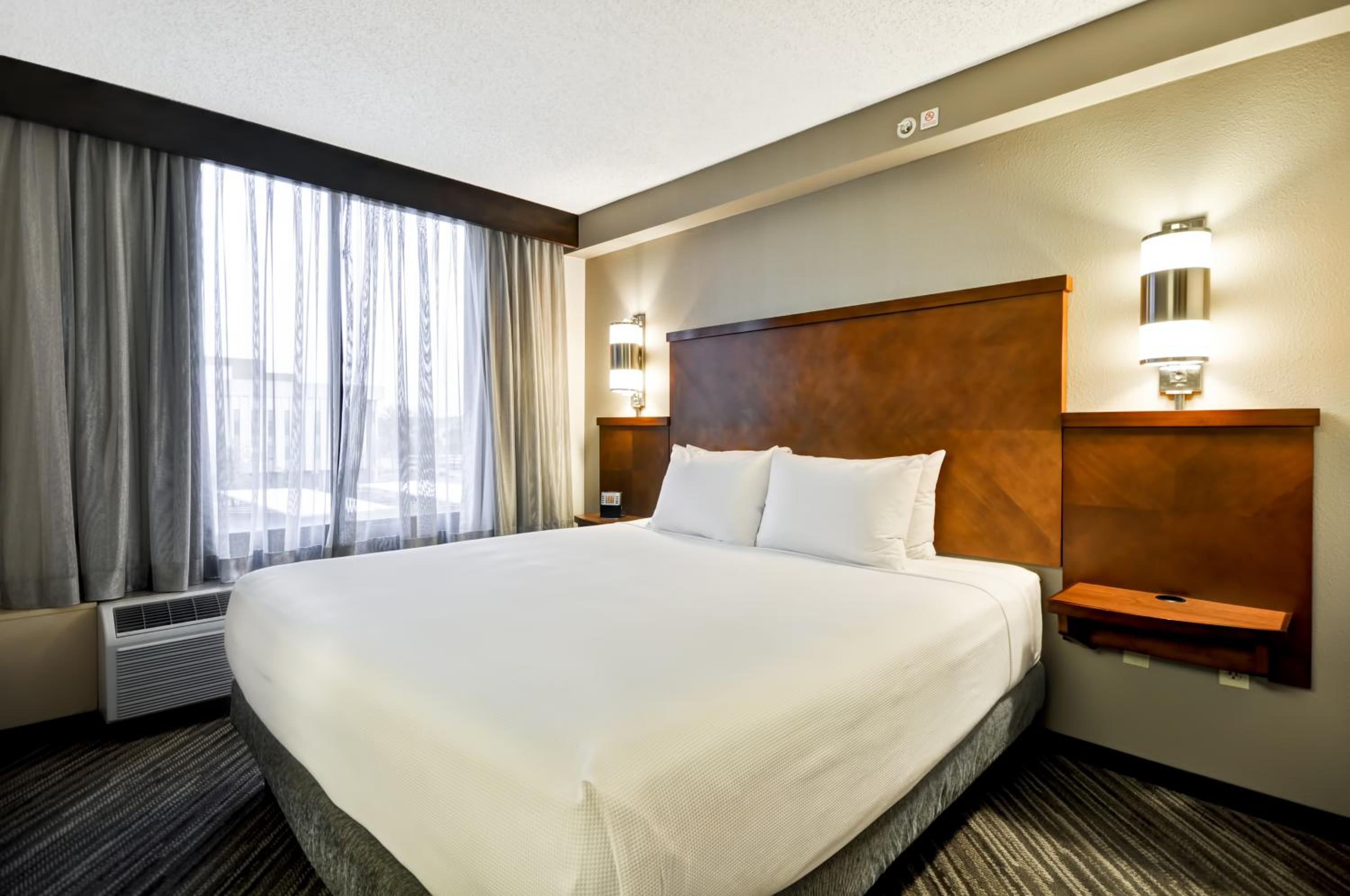 King Room with Sofa Bed - High Floor - Photo 6