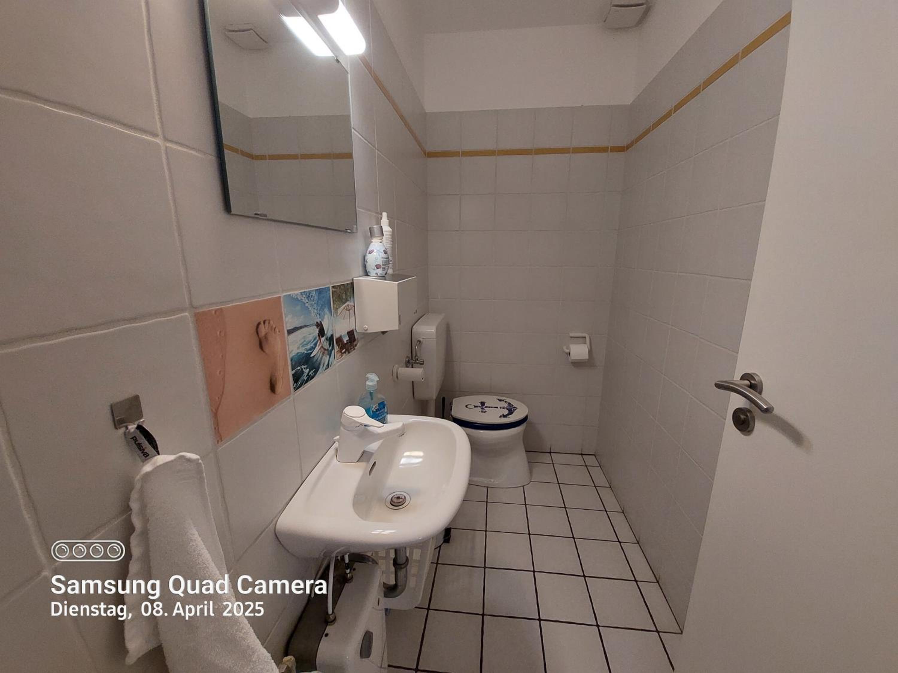 Four-Bedroom Apartment - Photo 8