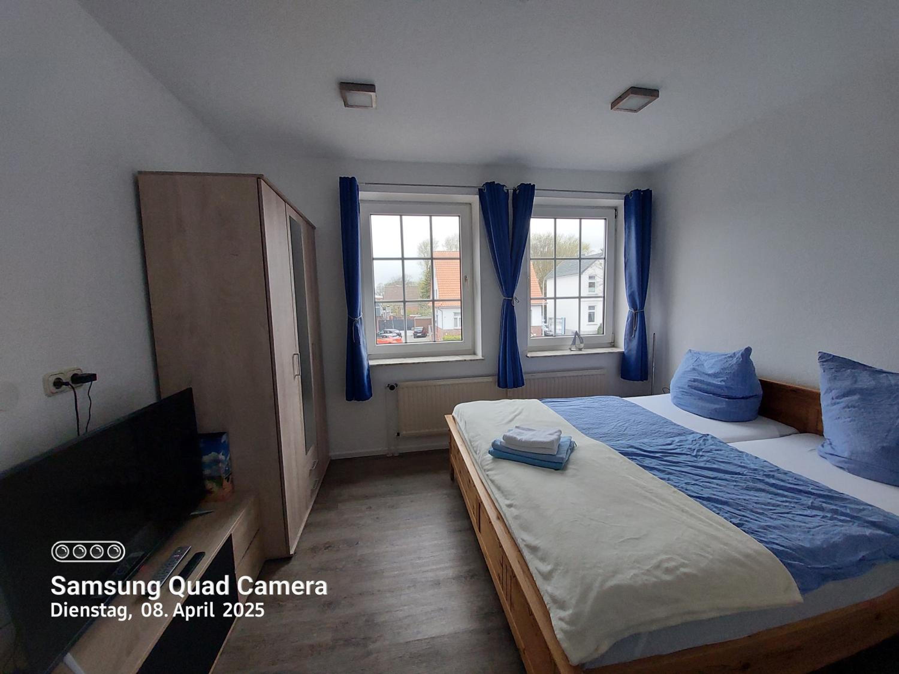 Four-Bedroom Apartment - Photo 7