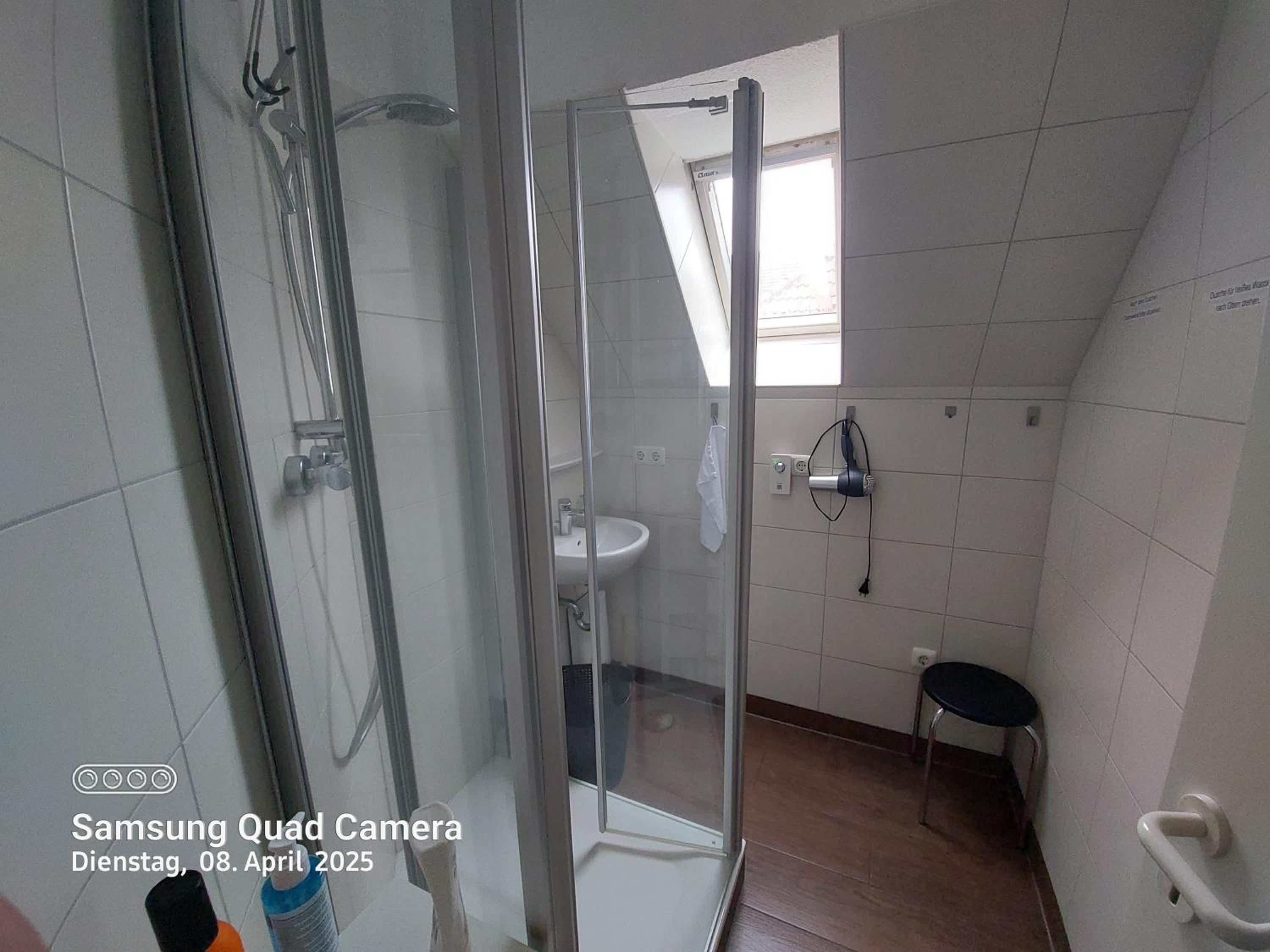 Four-Bedroom Apartment - Photo 3