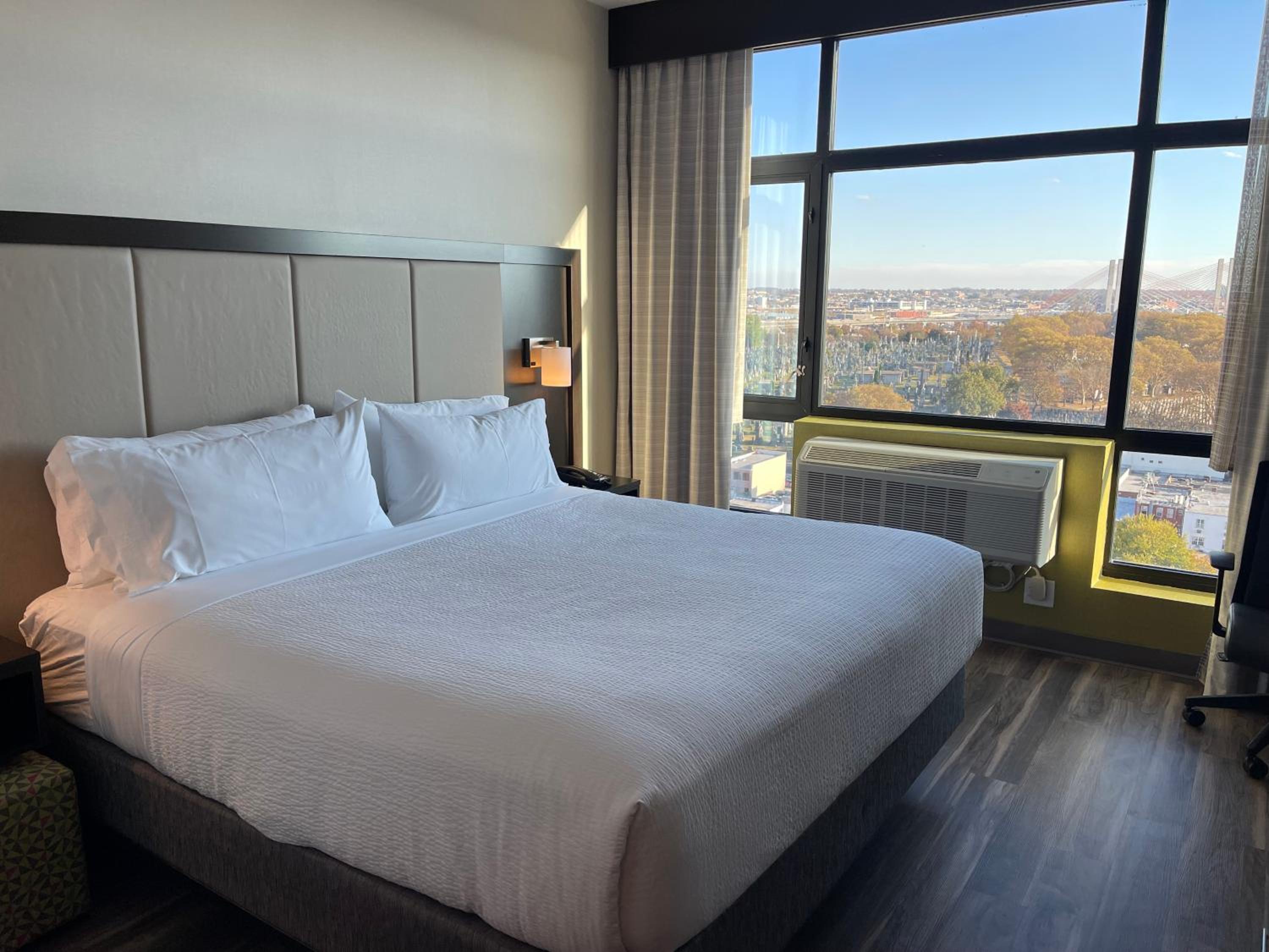 Standard King Room - Photo 3