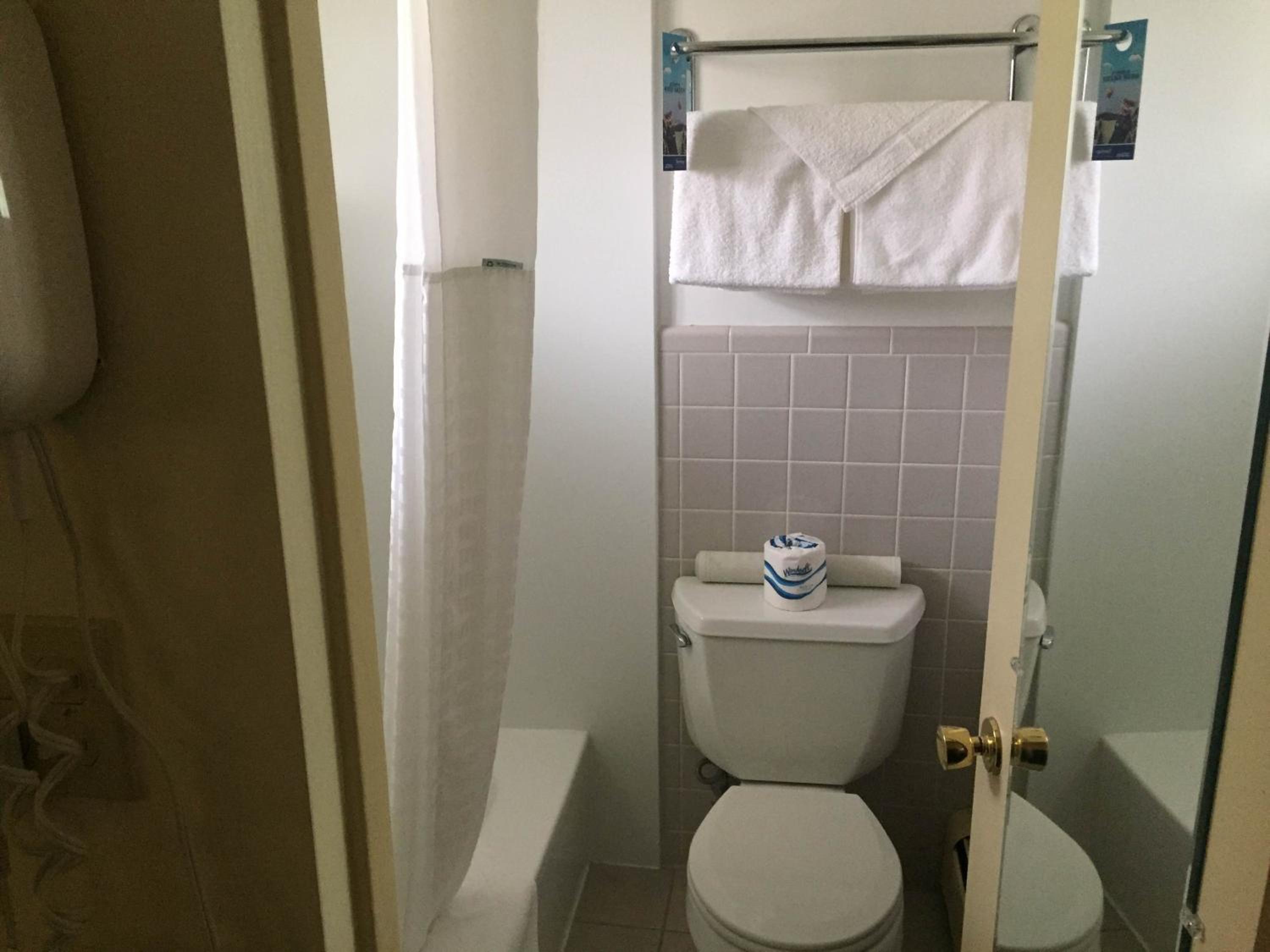 Double Room with Two Double Beds - Non-Smoking - Photo 10