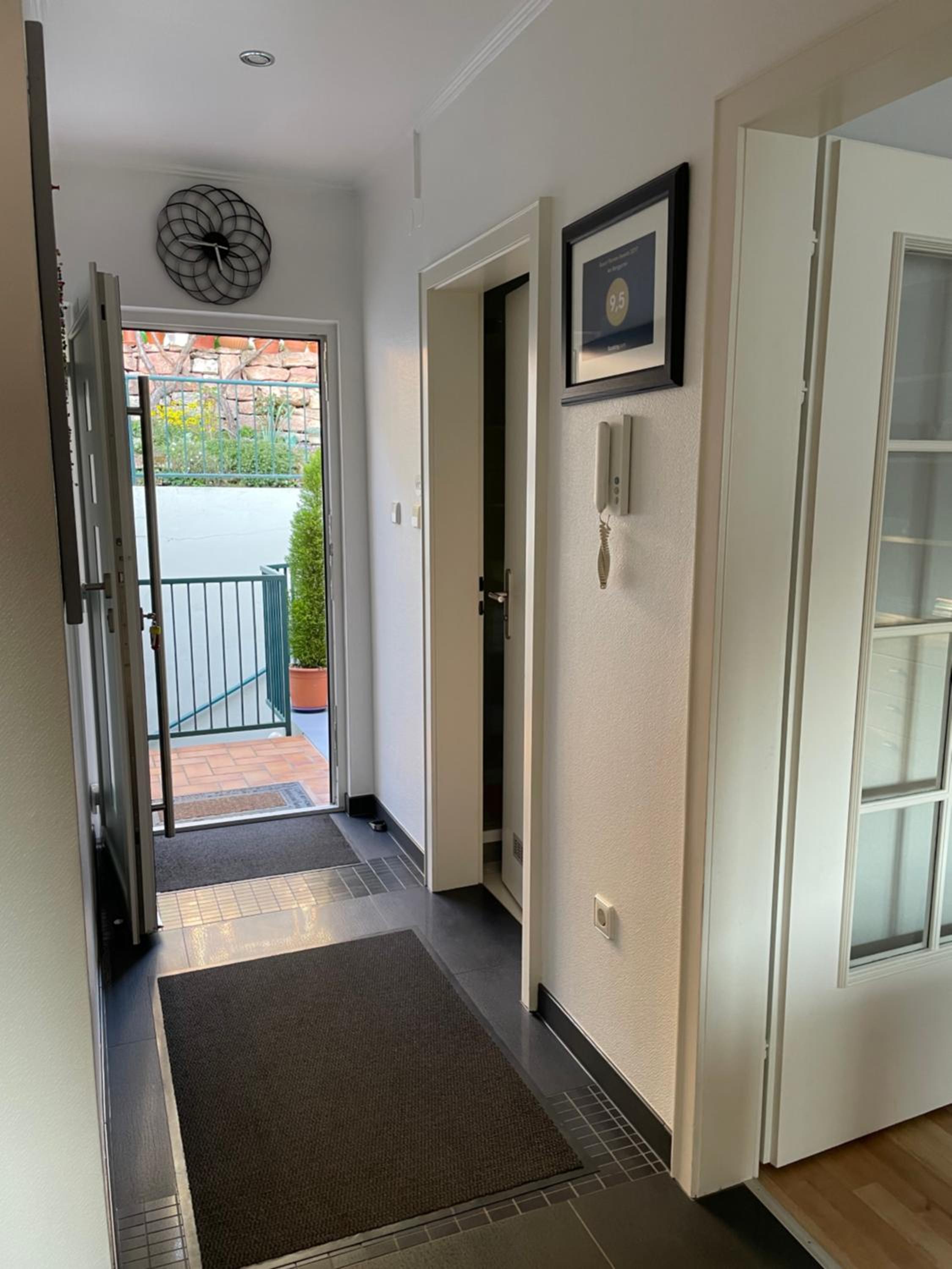 One-Bedroom Apartment with Garden View - Photo 8