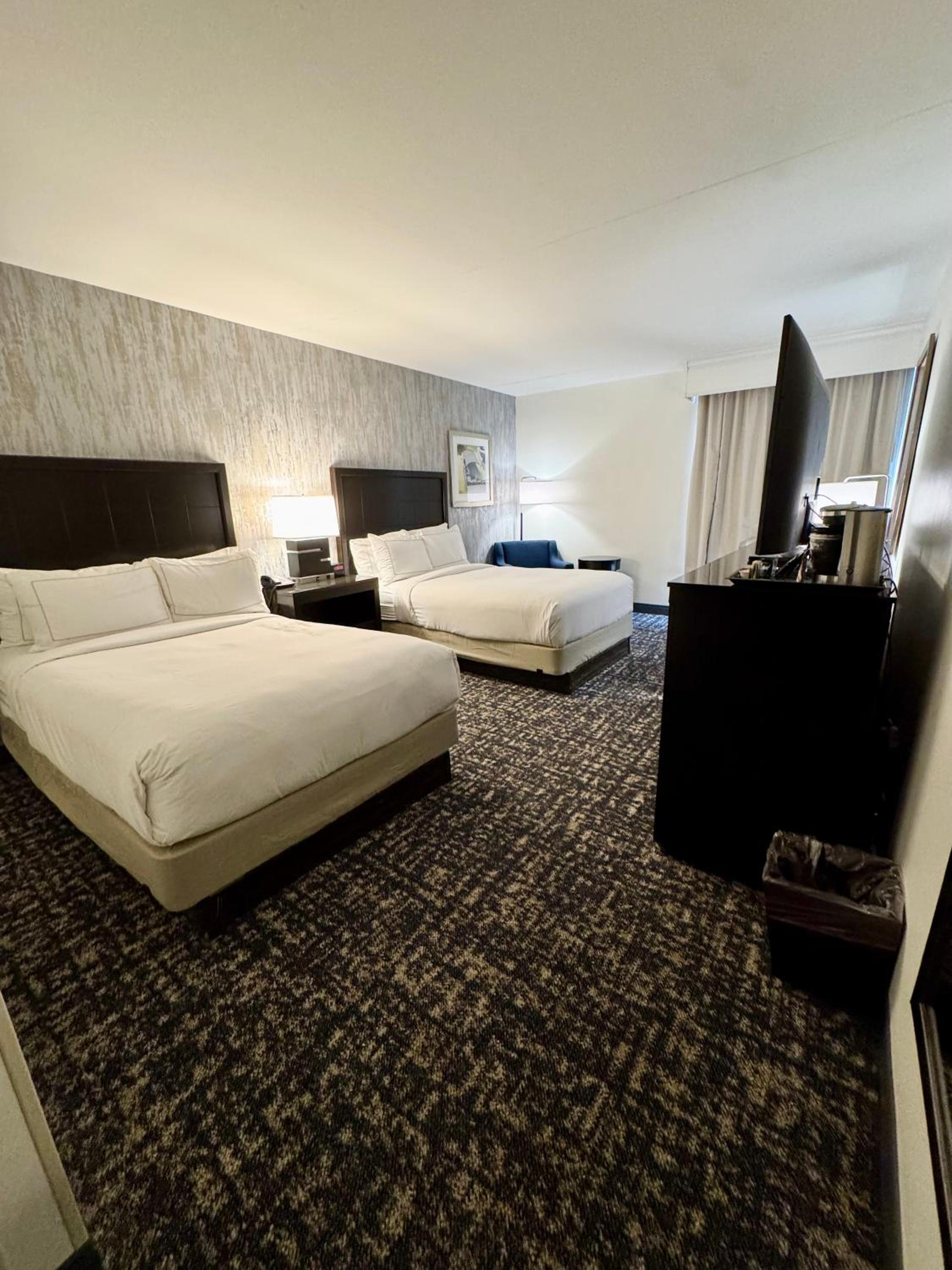Double Room with Two Double Beds - Hearing Access - Photo 10