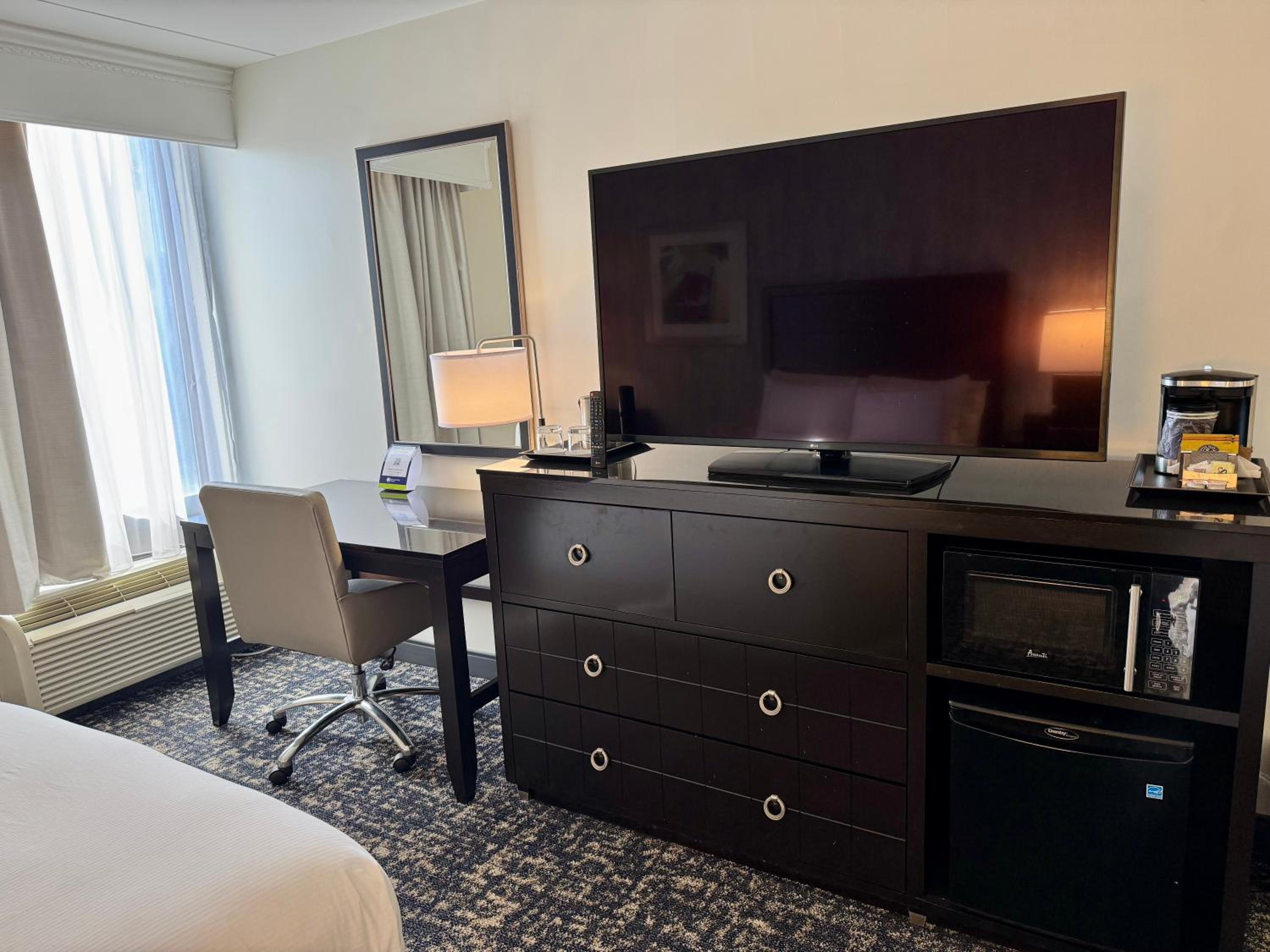 Double Room with Two Double Beds - Hearing Access - Photo 6